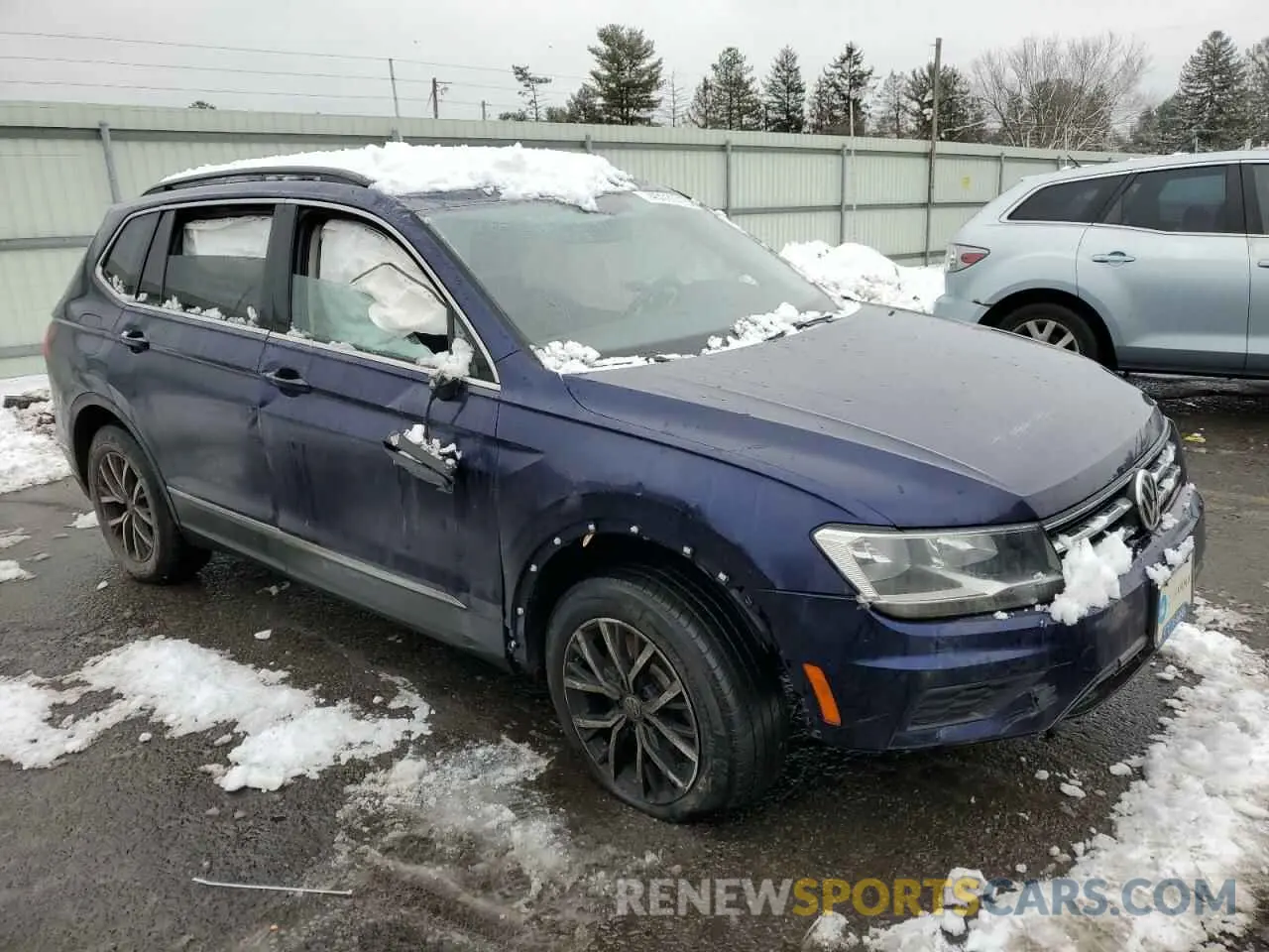 4 Photograph of a damaged car 3VV3B7AX7MM104470 VOLKSWAGEN TIGUAN 2021