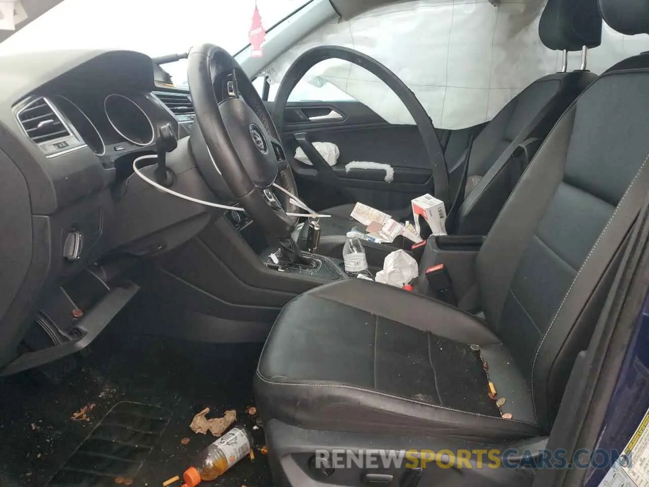 7 Photograph of a damaged car 3VV3B7AX7MM104470 VOLKSWAGEN TIGUAN 2021