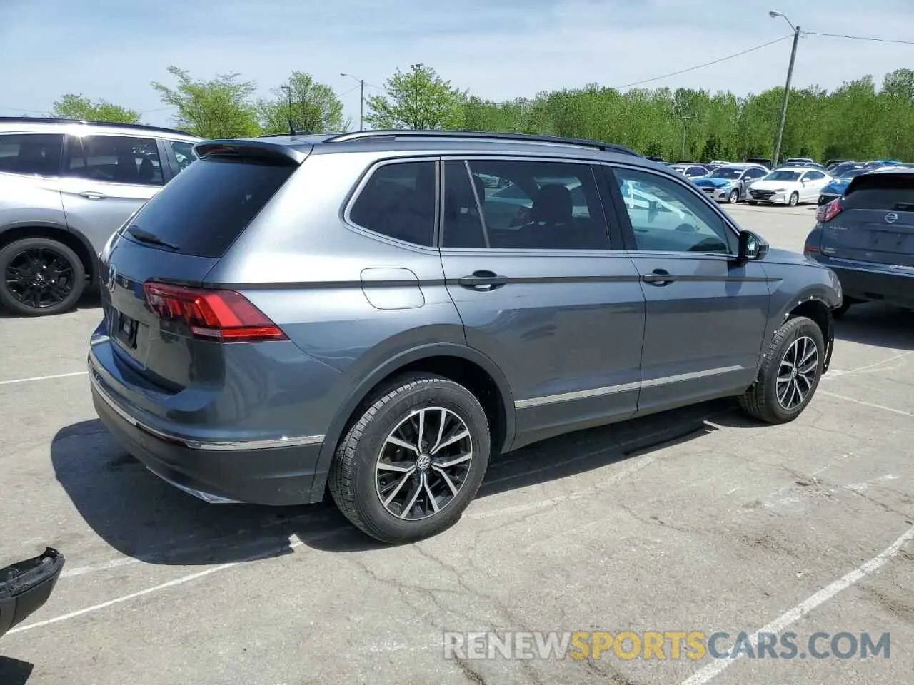 3 Photograph of a damaged car 3VV3B7AX7MM118689 VOLKSWAGEN TIGUAN 2021