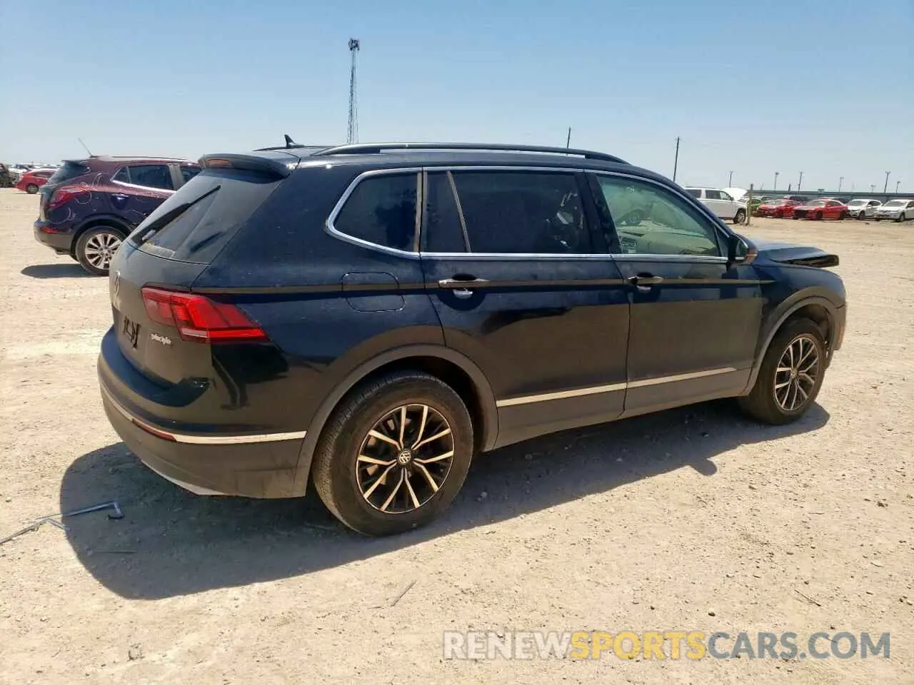 3 Photograph of a damaged car 3VV3B7AX8MM024773 VOLKSWAGEN TIGUAN 2021
