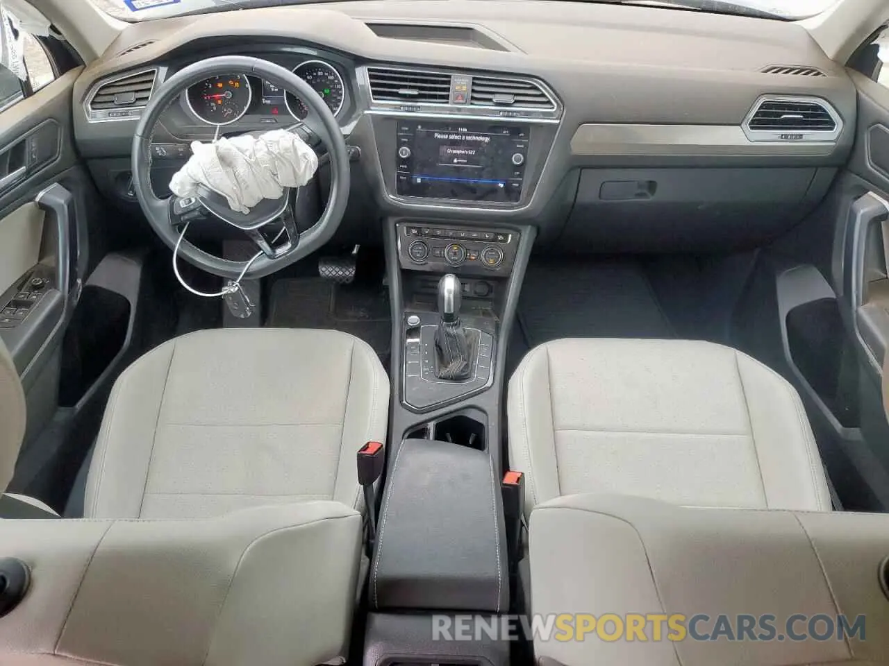 8 Photograph of a damaged car 3VV3B7AX8MM024773 VOLKSWAGEN TIGUAN 2021