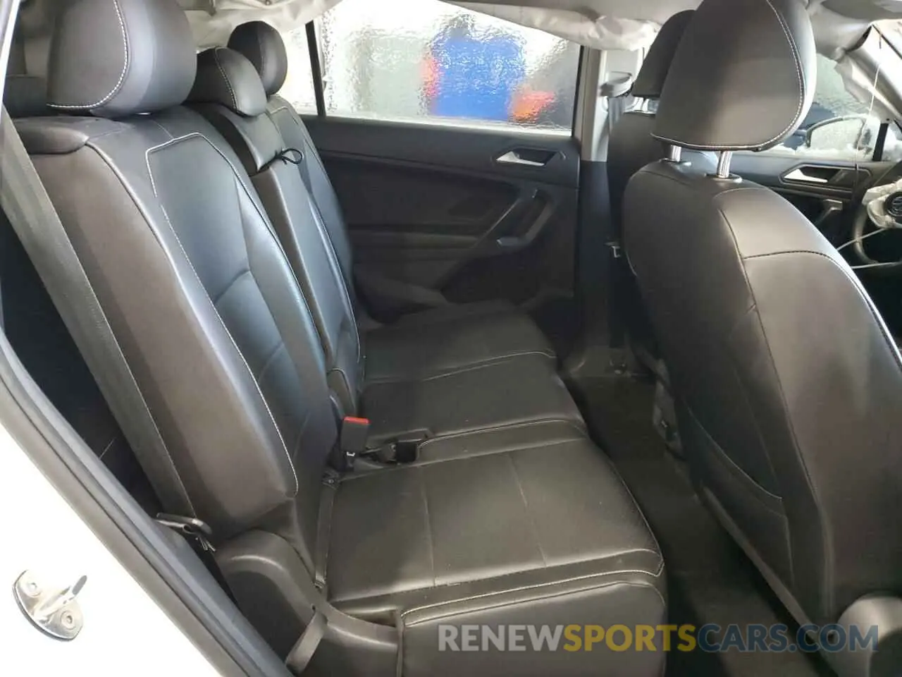 10 Photograph of a damaged car 3VV3B7AX8MM026717 VOLKSWAGEN TIGUAN 2021