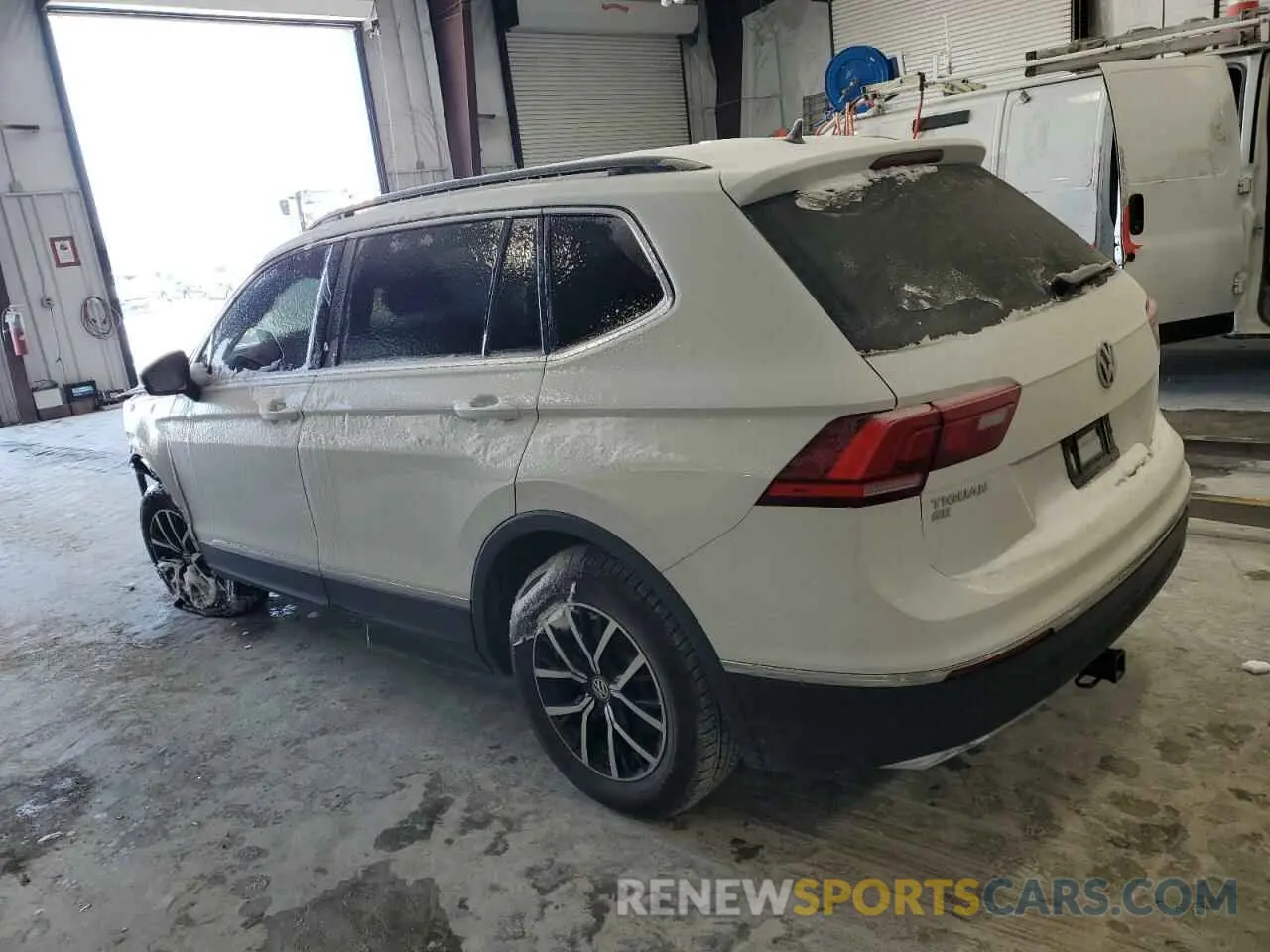 2 Photograph of a damaged car 3VV3B7AX8MM026717 VOLKSWAGEN TIGUAN 2021