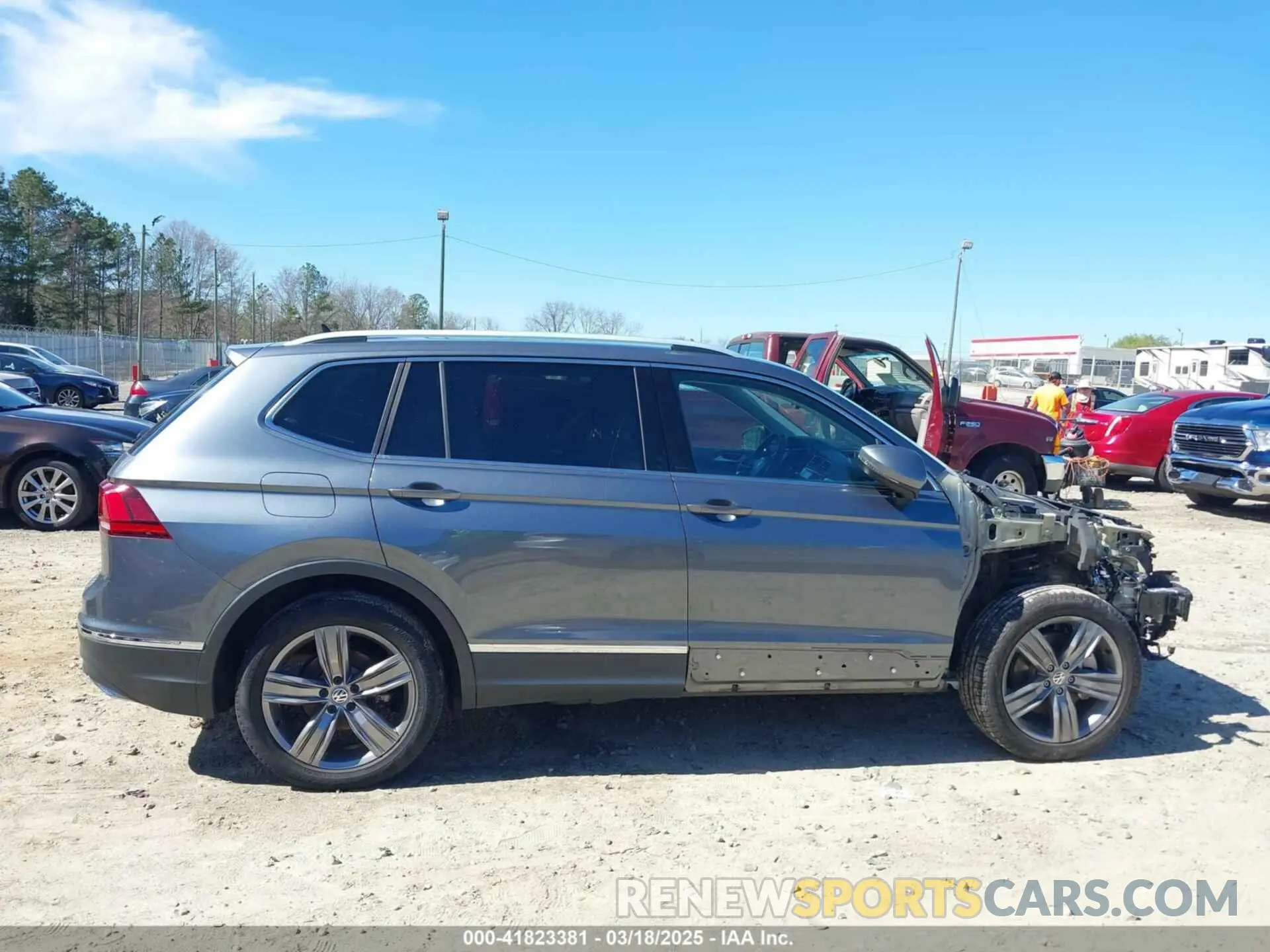 14 Photograph of a damaged car 3VV3B7AX8MM029357 VOLKSWAGEN TIGUAN 2021