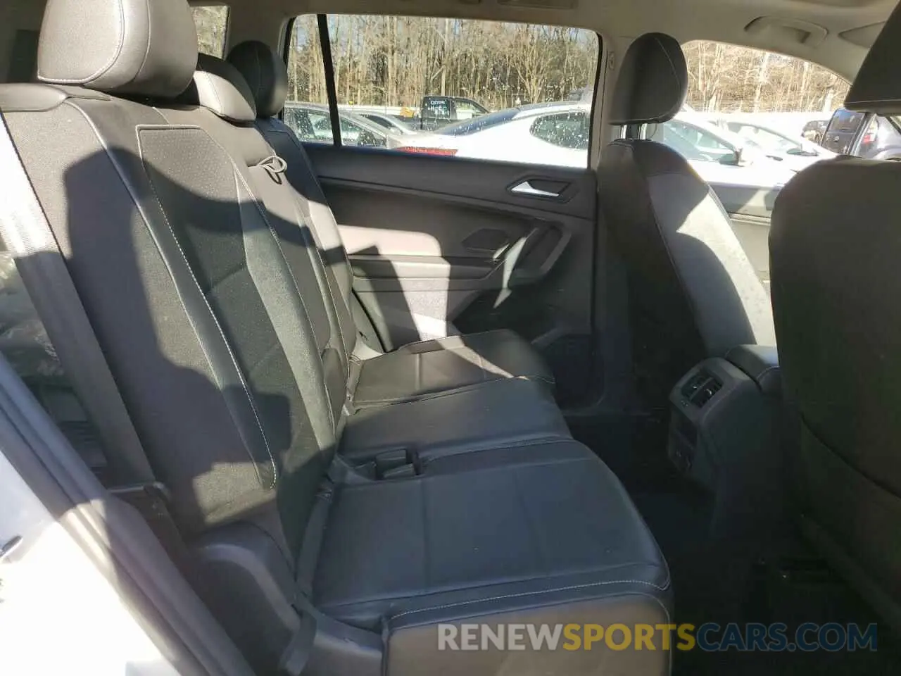 11 Photograph of a damaged car 3VV3B7AX8MM051312 VOLKSWAGEN TIGUAN 2021