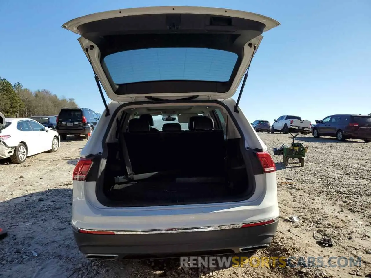 6 Photograph of a damaged car 3VV3B7AX8MM051312 VOLKSWAGEN TIGUAN 2021