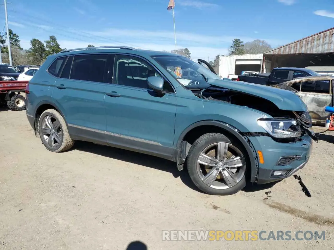 4 Photograph of a damaged car 3VV3B7AX8MM104042 VOLKSWAGEN TIGUAN 2021