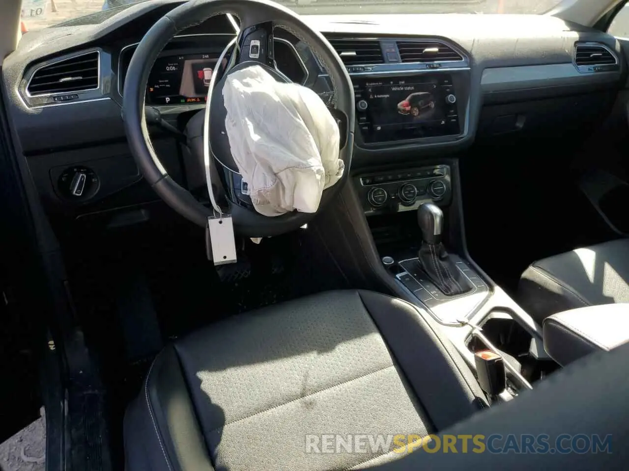 8 Photograph of a damaged car 3VV3B7AX8MM104042 VOLKSWAGEN TIGUAN 2021