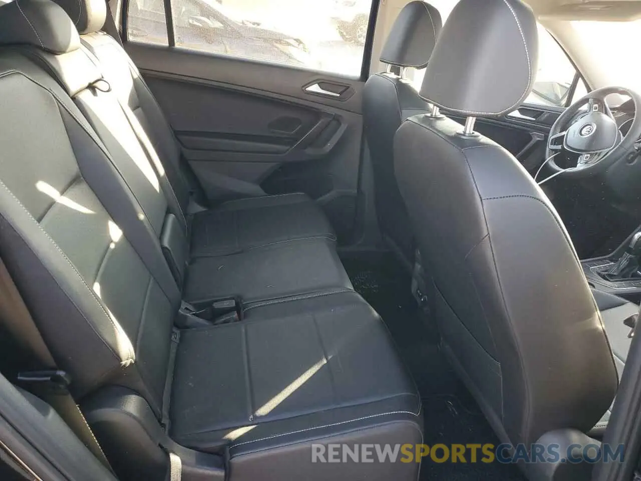 11 Photograph of a damaged car 3VV3B7AX8MM130611 VOLKSWAGEN TIGUAN 2021