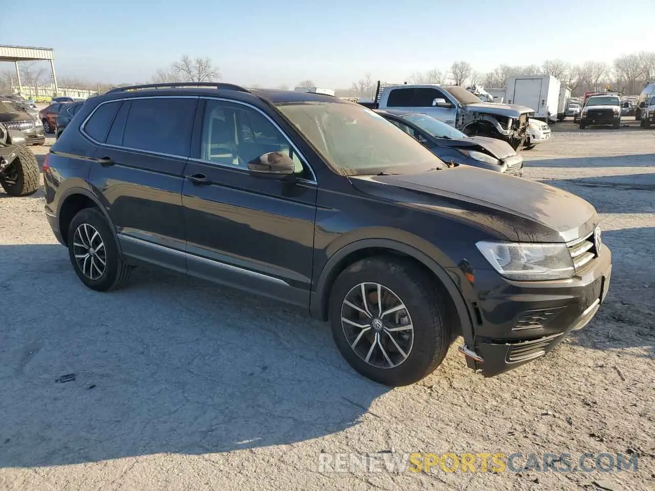 4 Photograph of a damaged car 3VV3B7AX8MM130611 VOLKSWAGEN TIGUAN 2021