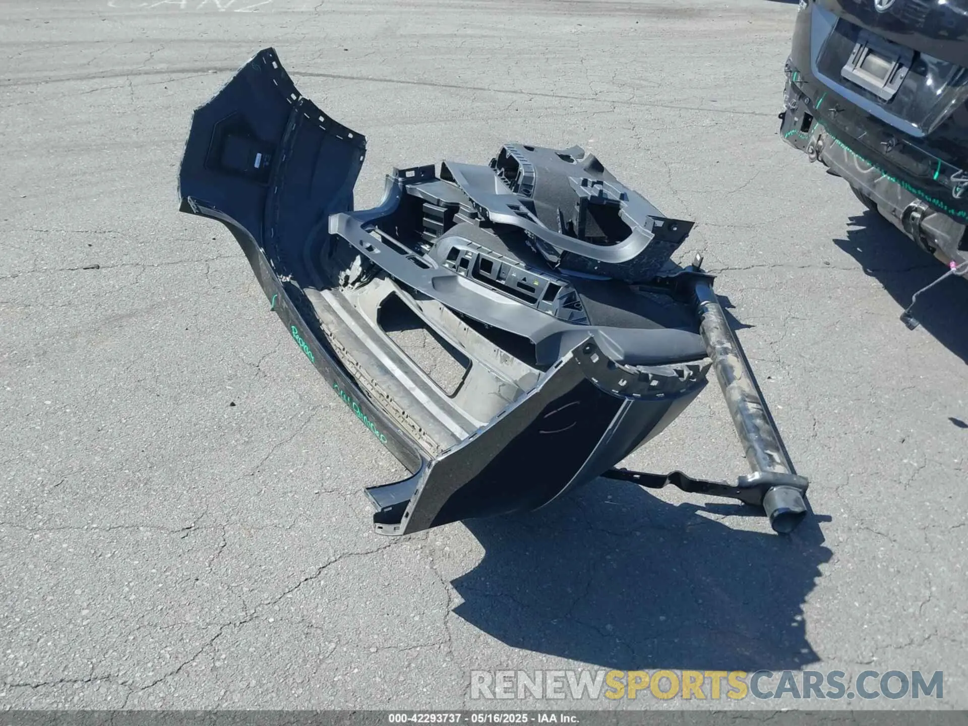 12 Photograph of a damaged car 3VV3B7AX8MM158344 VOLKSWAGEN TIGUAN 2021
