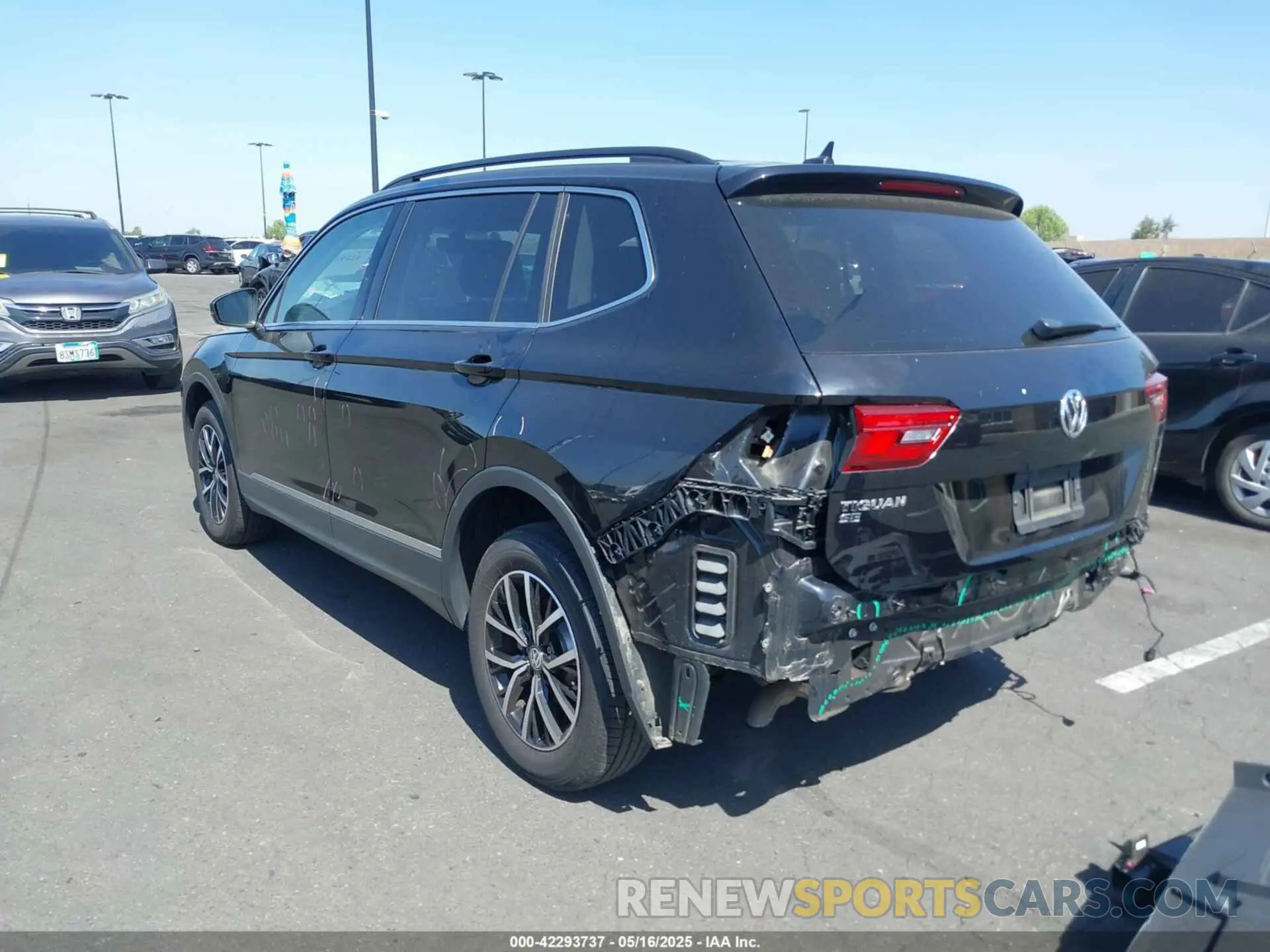 15 Photograph of a damaged car 3VV3B7AX8MM158344 VOLKSWAGEN TIGUAN 2021