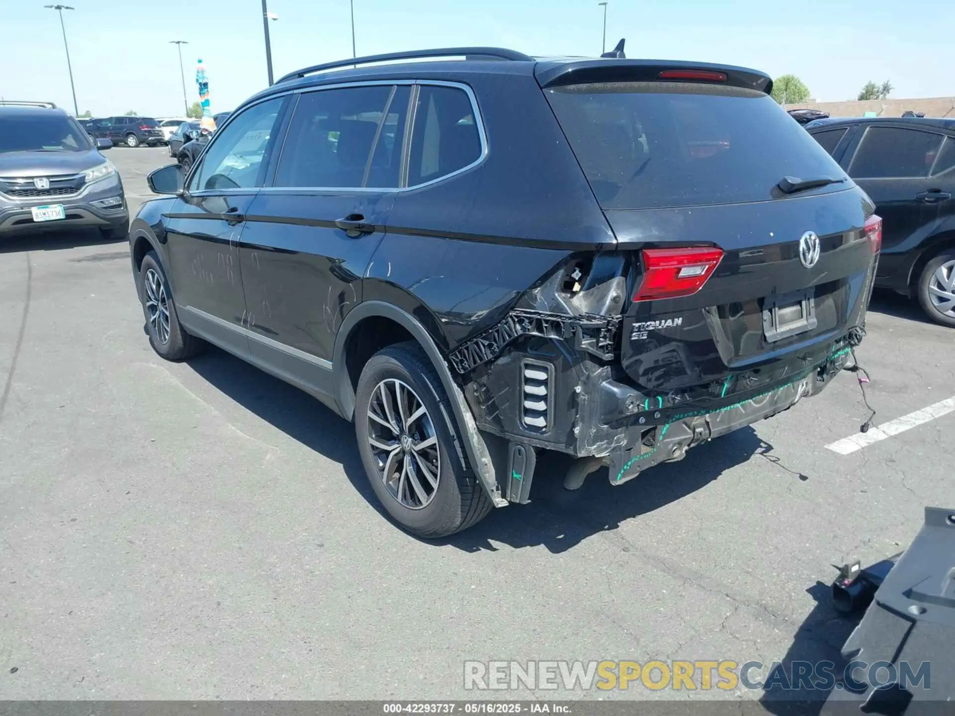 3 Photograph of a damaged car 3VV3B7AX8MM158344 VOLKSWAGEN TIGUAN 2021