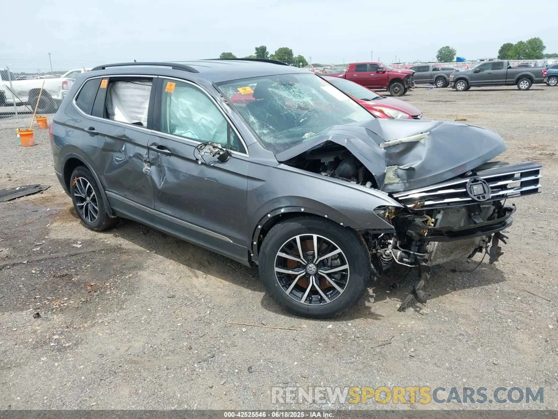1 Photograph of a damaged car 3VV3B7AX8MM159316 VOLKSWAGEN TIGUAN 2021