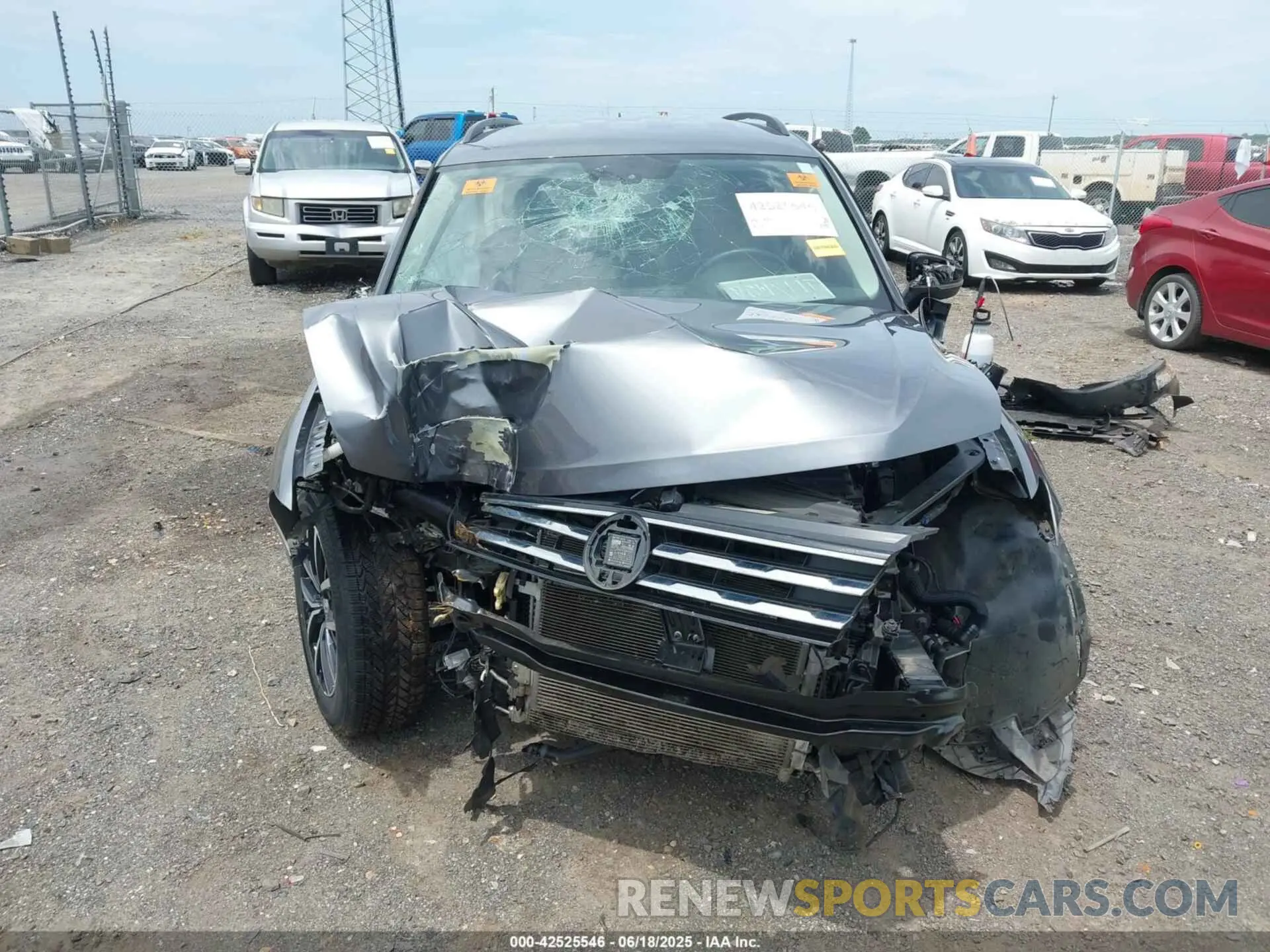 12 Photograph of a damaged car 3VV3B7AX8MM159316 VOLKSWAGEN TIGUAN 2021