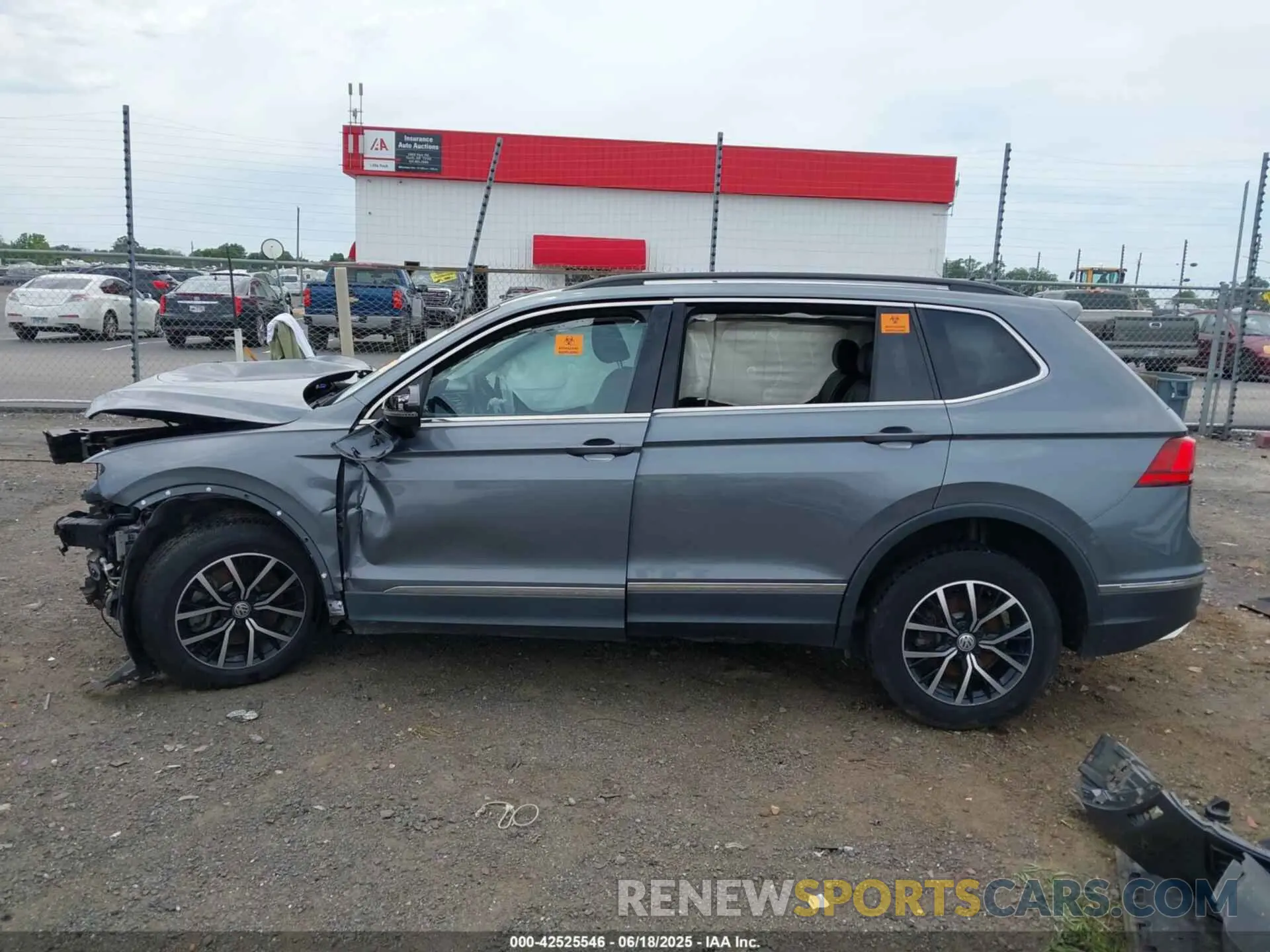14 Photograph of a damaged car 3VV3B7AX8MM159316 VOLKSWAGEN TIGUAN 2021