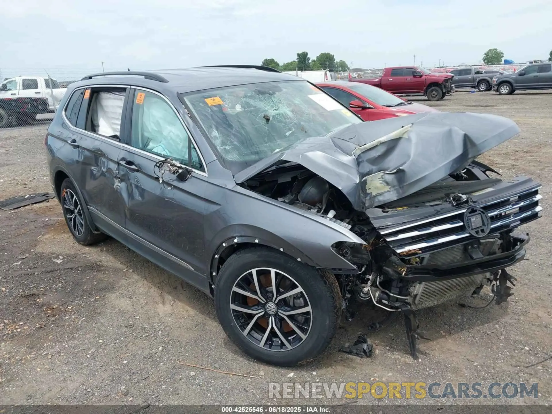 6 Photograph of a damaged car 3VV3B7AX8MM159316 VOLKSWAGEN TIGUAN 2021