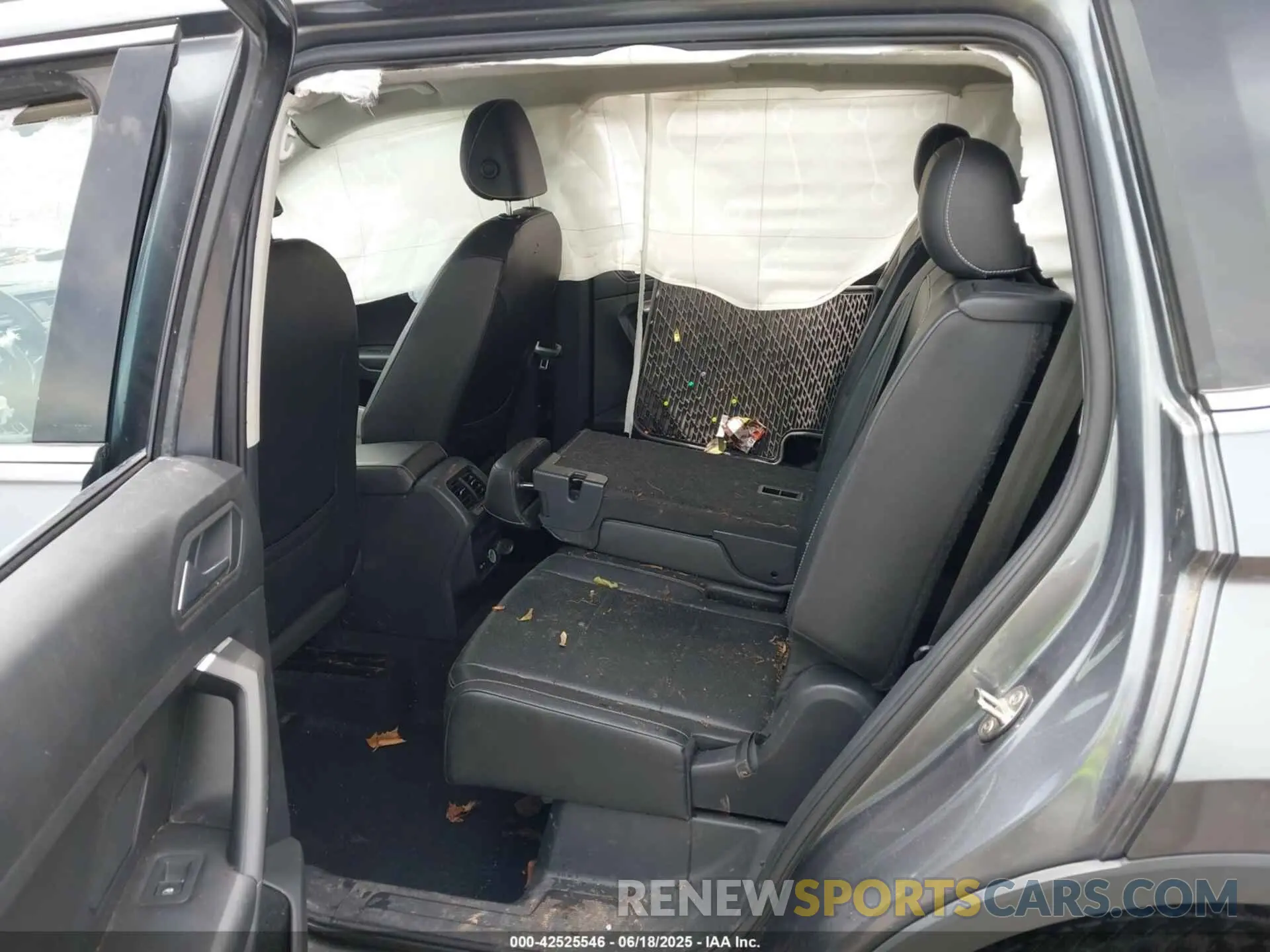 8 Photograph of a damaged car 3VV3B7AX8MM159316 VOLKSWAGEN TIGUAN 2021