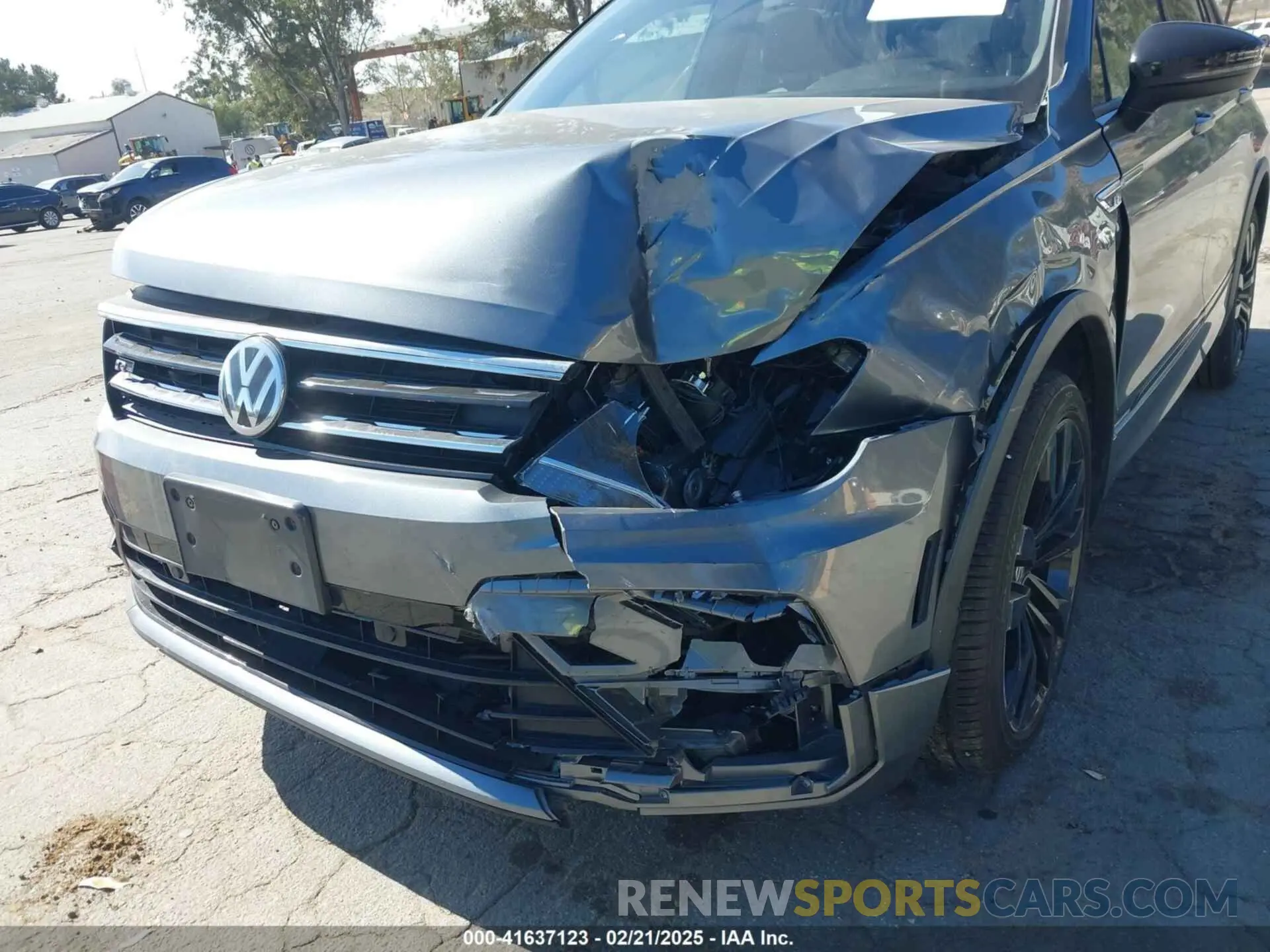 11 Photograph of a damaged car 3VV3B7AX9MM007822 VOLKSWAGEN TIGUAN 2021