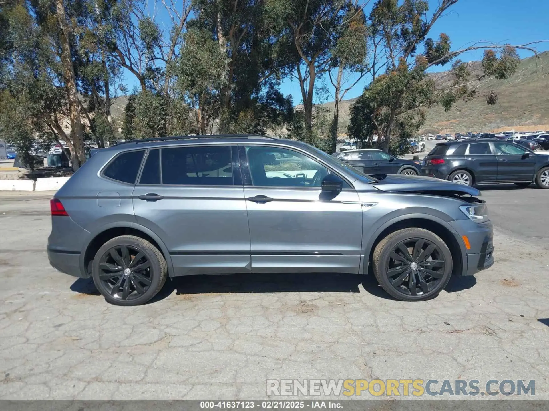 13 Photograph of a damaged car 3VV3B7AX9MM007822 VOLKSWAGEN TIGUAN 2021