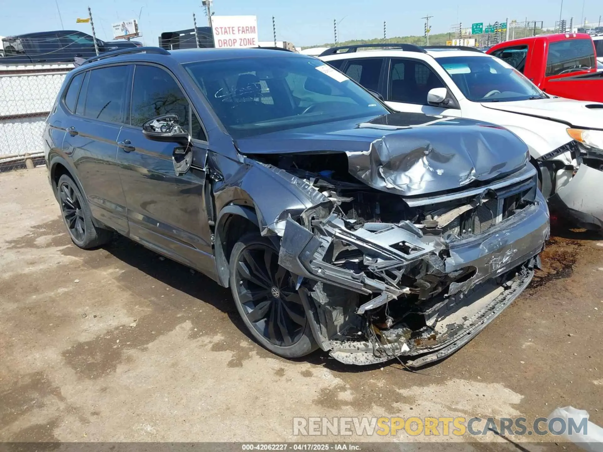 1 Photograph of a damaged car 3VV3B7AX9MM020165 VOLKSWAGEN TIGUAN 2021