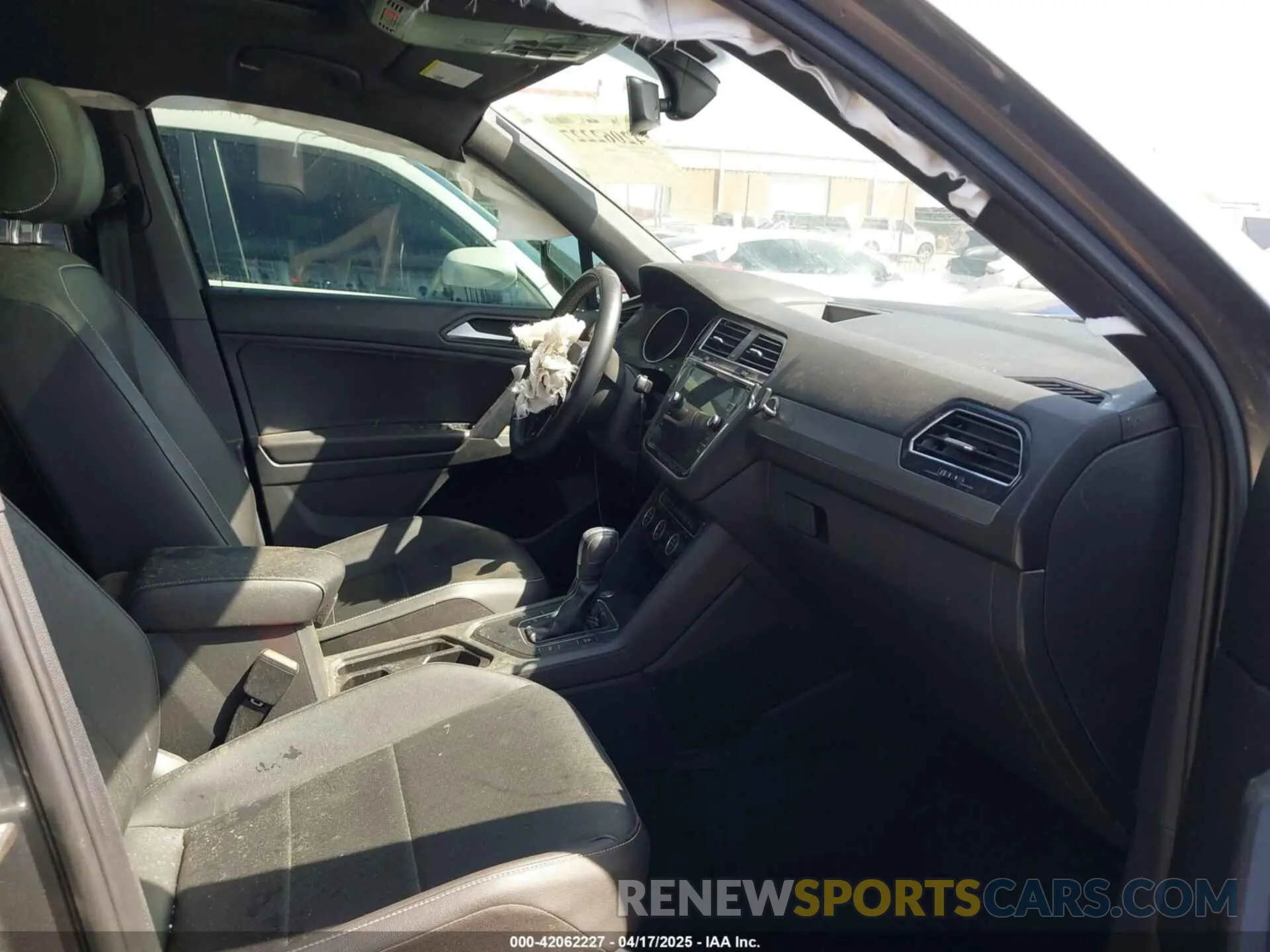 5 Photograph of a damaged car 3VV3B7AX9MM020165 VOLKSWAGEN TIGUAN 2021