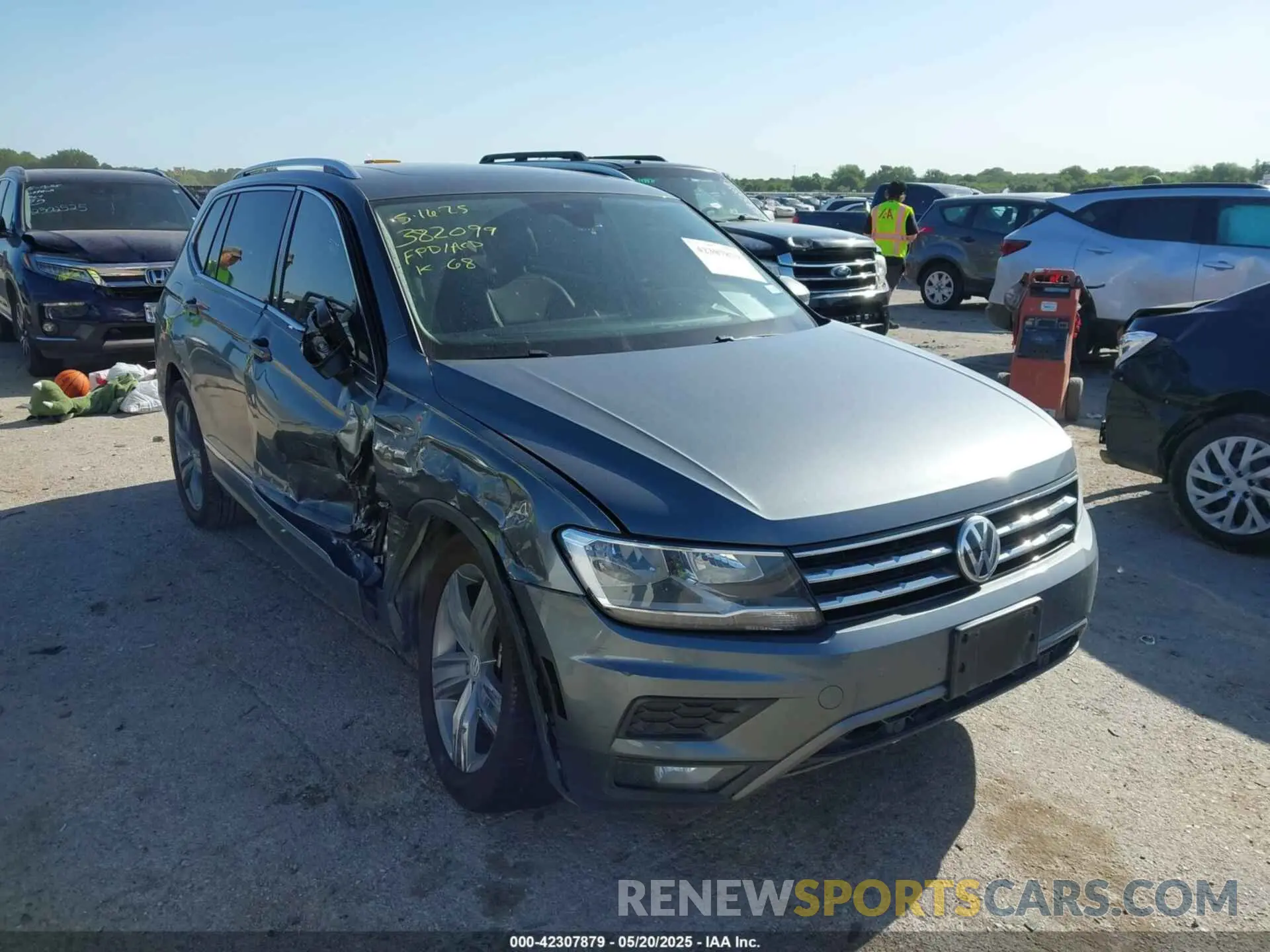 1 Photograph of a damaged car 3VV3B7AX9MM024121 VOLKSWAGEN TIGUAN 2021