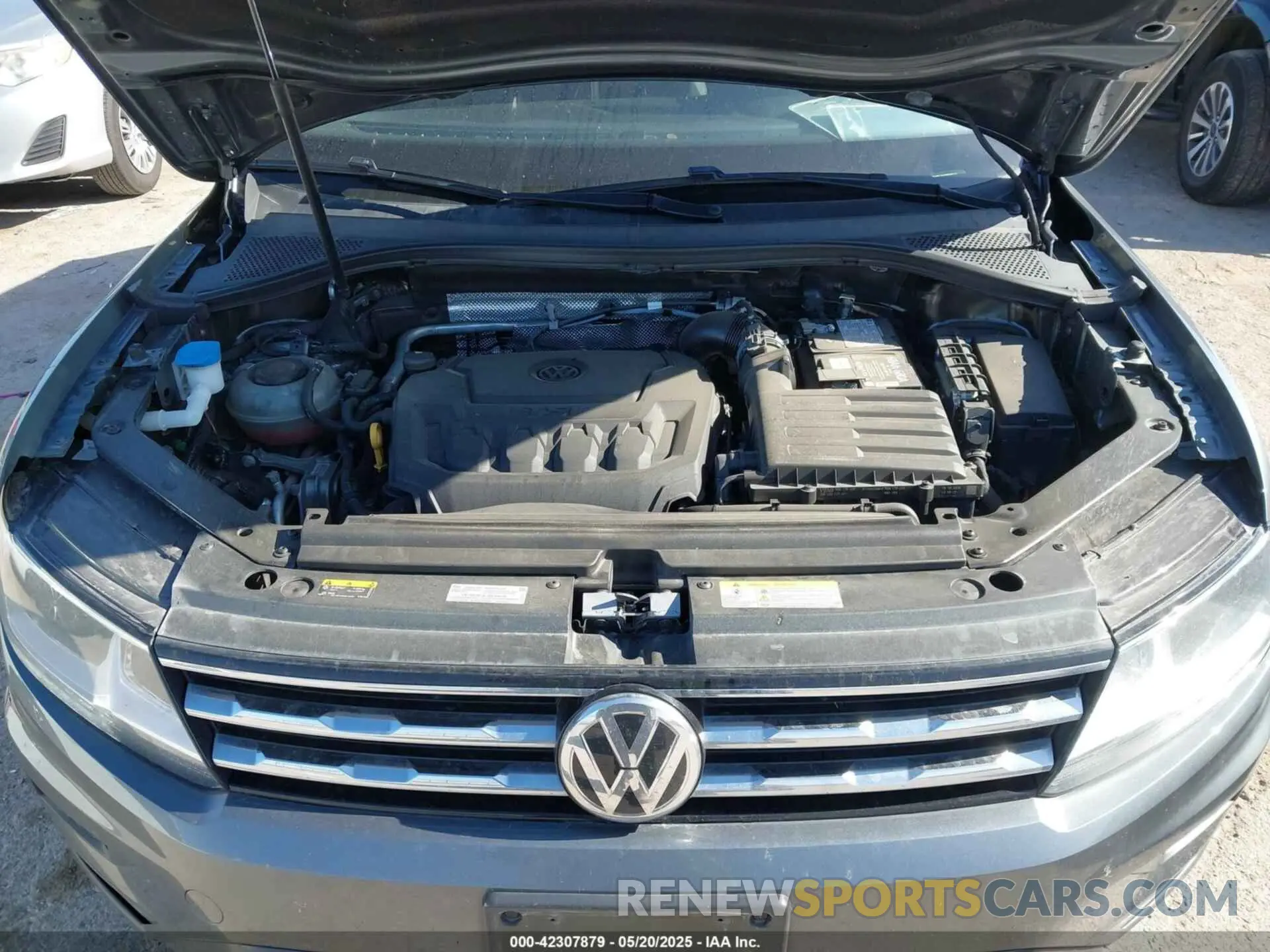 10 Photograph of a damaged car 3VV3B7AX9MM024121 VOLKSWAGEN TIGUAN 2021