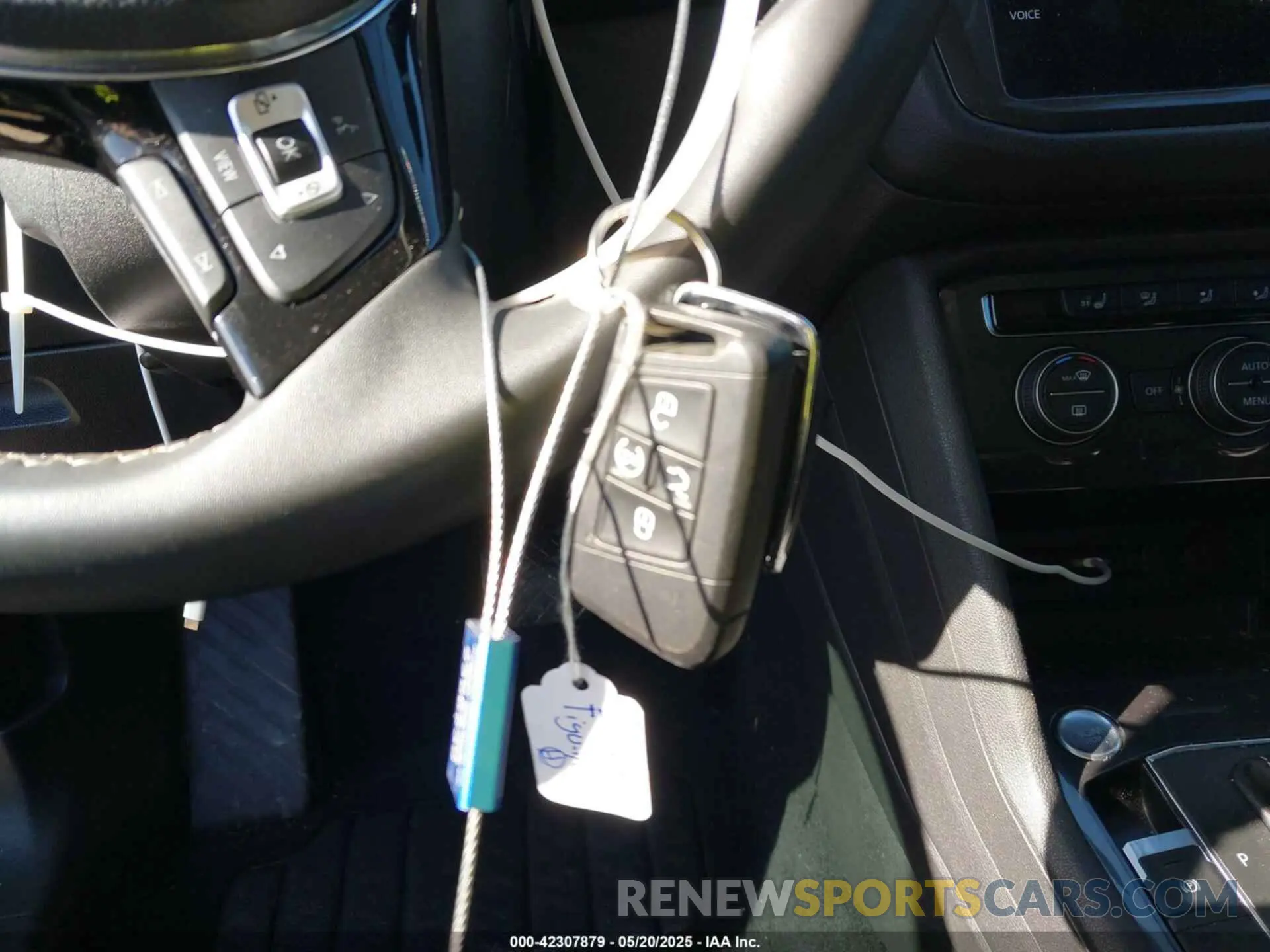 11 Photograph of a damaged car 3VV3B7AX9MM024121 VOLKSWAGEN TIGUAN 2021