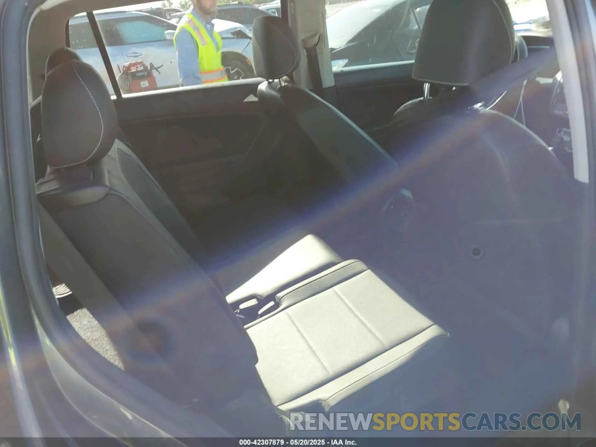 8 Photograph of a damaged car 3VV3B7AX9MM024121 VOLKSWAGEN TIGUAN 2021