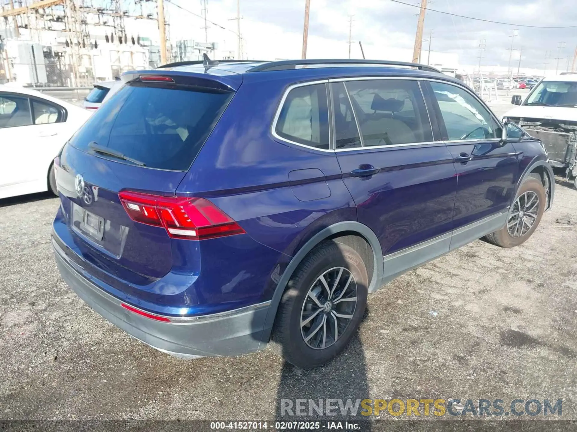 4 Photograph of a damaged car 3VV3B7AX9MM051125 VOLKSWAGEN TIGUAN 2021