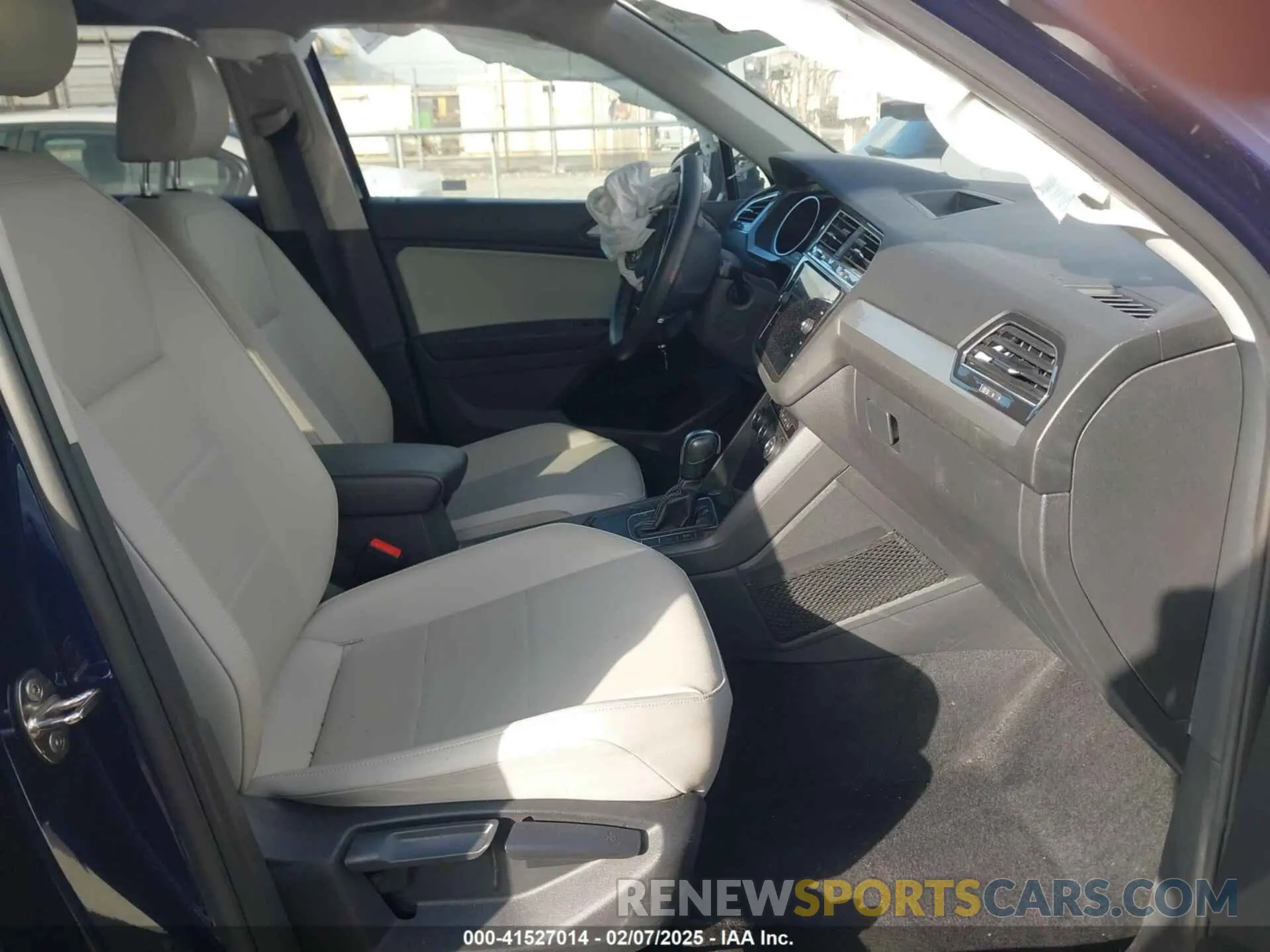 5 Photograph of a damaged car 3VV3B7AX9MM051125 VOLKSWAGEN TIGUAN 2021