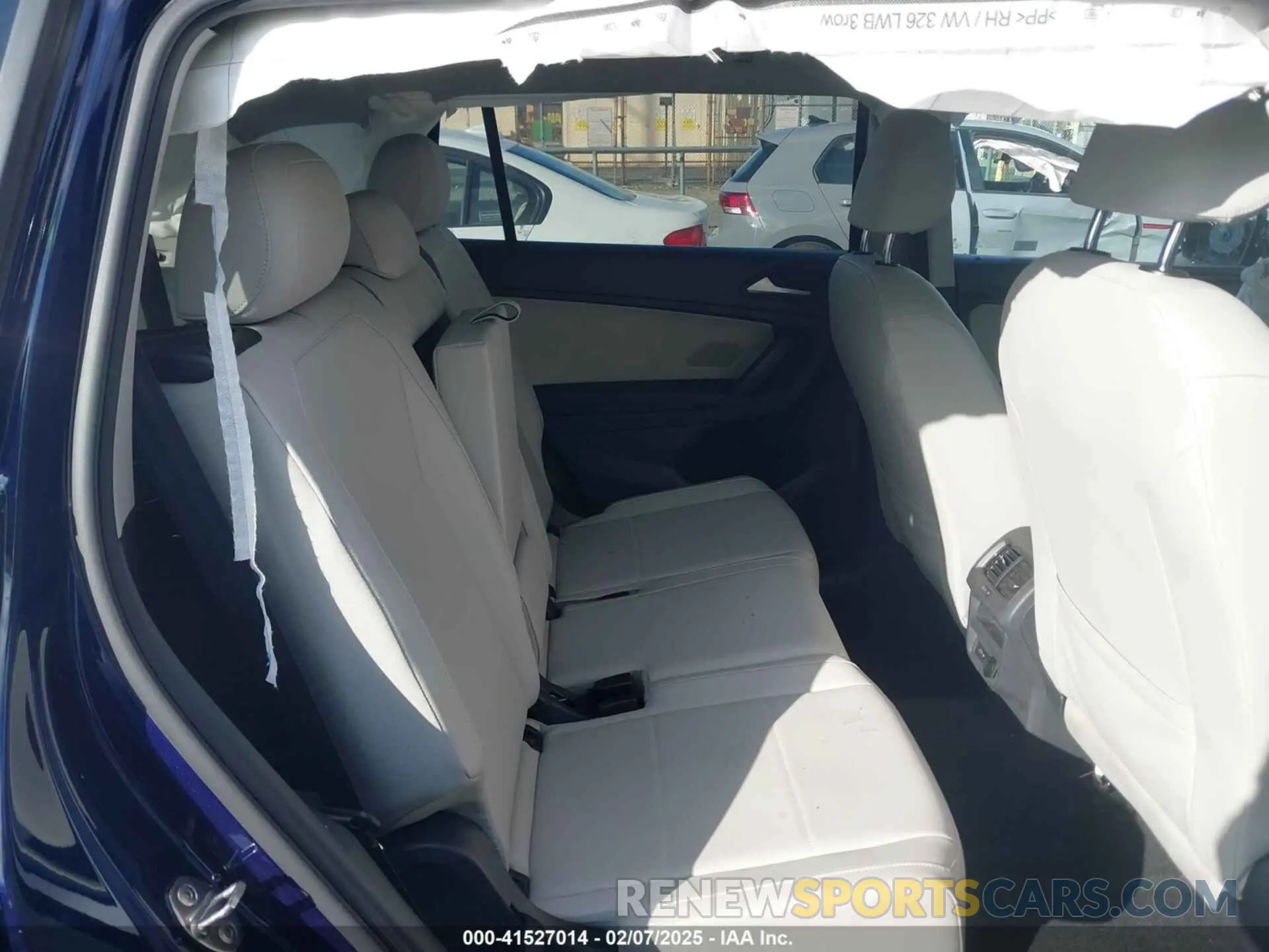 8 Photograph of a damaged car 3VV3B7AX9MM051125 VOLKSWAGEN TIGUAN 2021