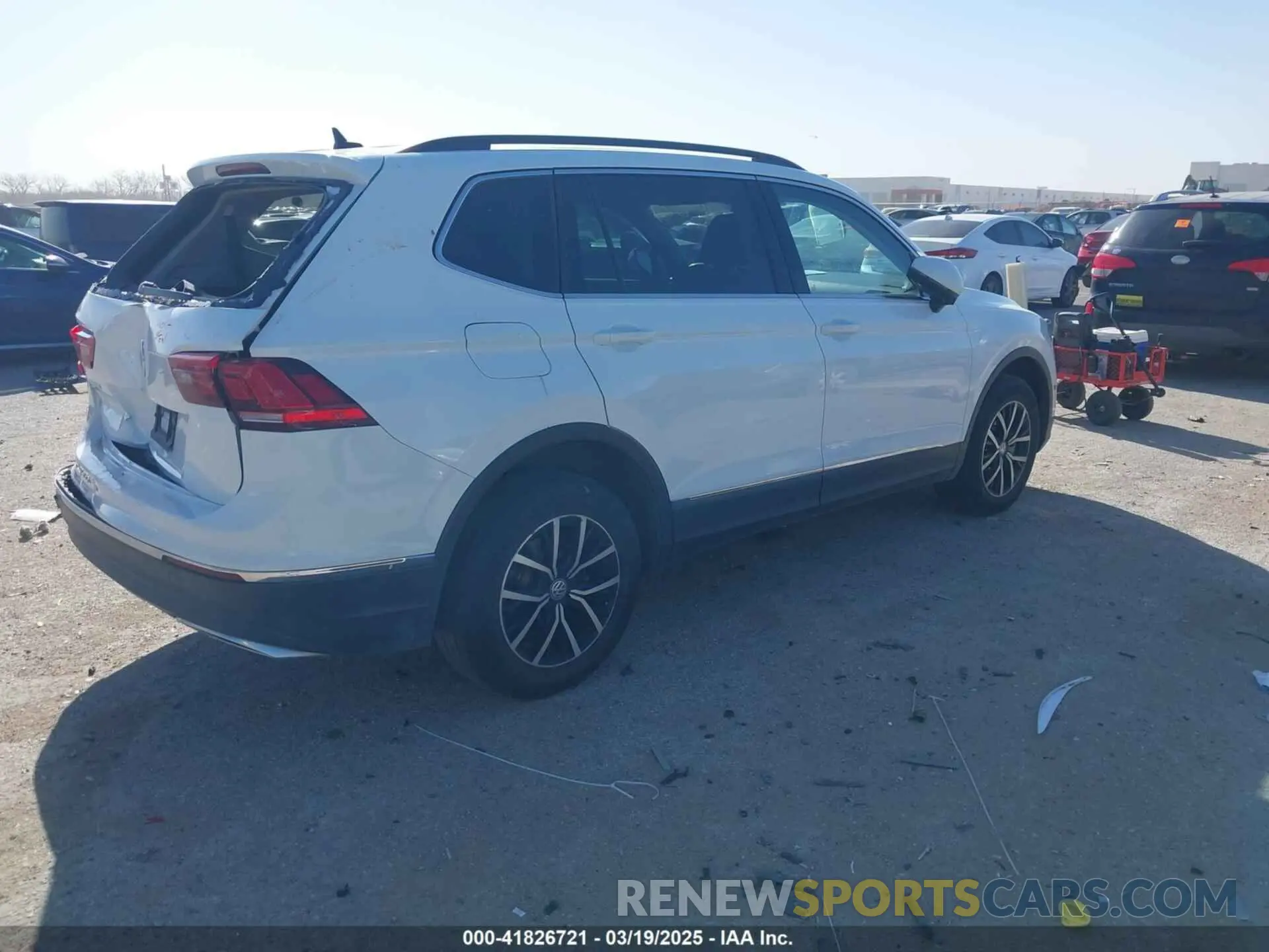 4 Photograph of a damaged car 3VV3B7AX9MM051920 VOLKSWAGEN TIGUAN 2021