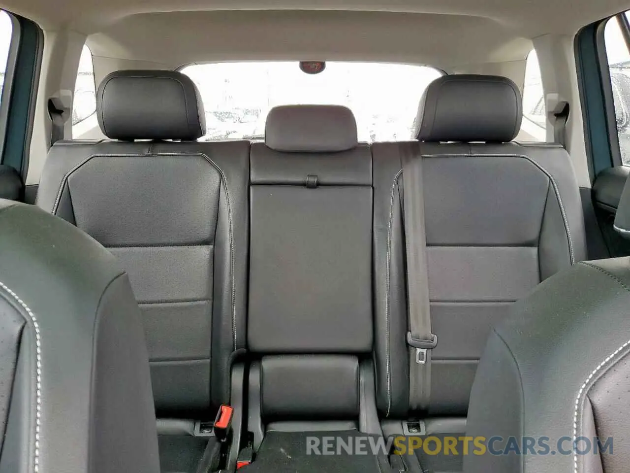10 Photograph of a damaged car 3VV3B7AX9MM066823 VOLKSWAGEN TIGUAN 2021