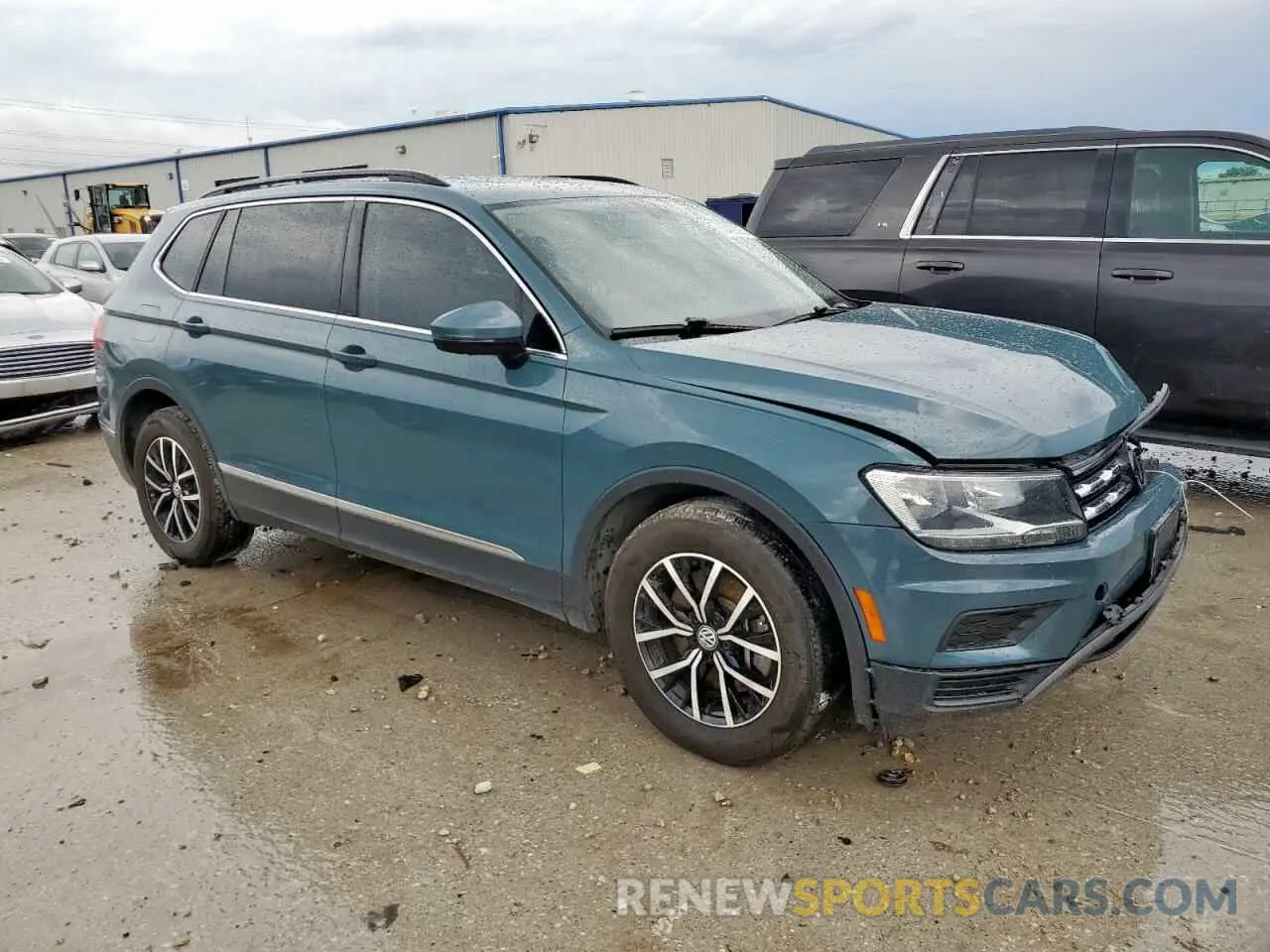 4 Photograph of a damaged car 3VV3B7AX9MM066823 VOLKSWAGEN TIGUAN 2021