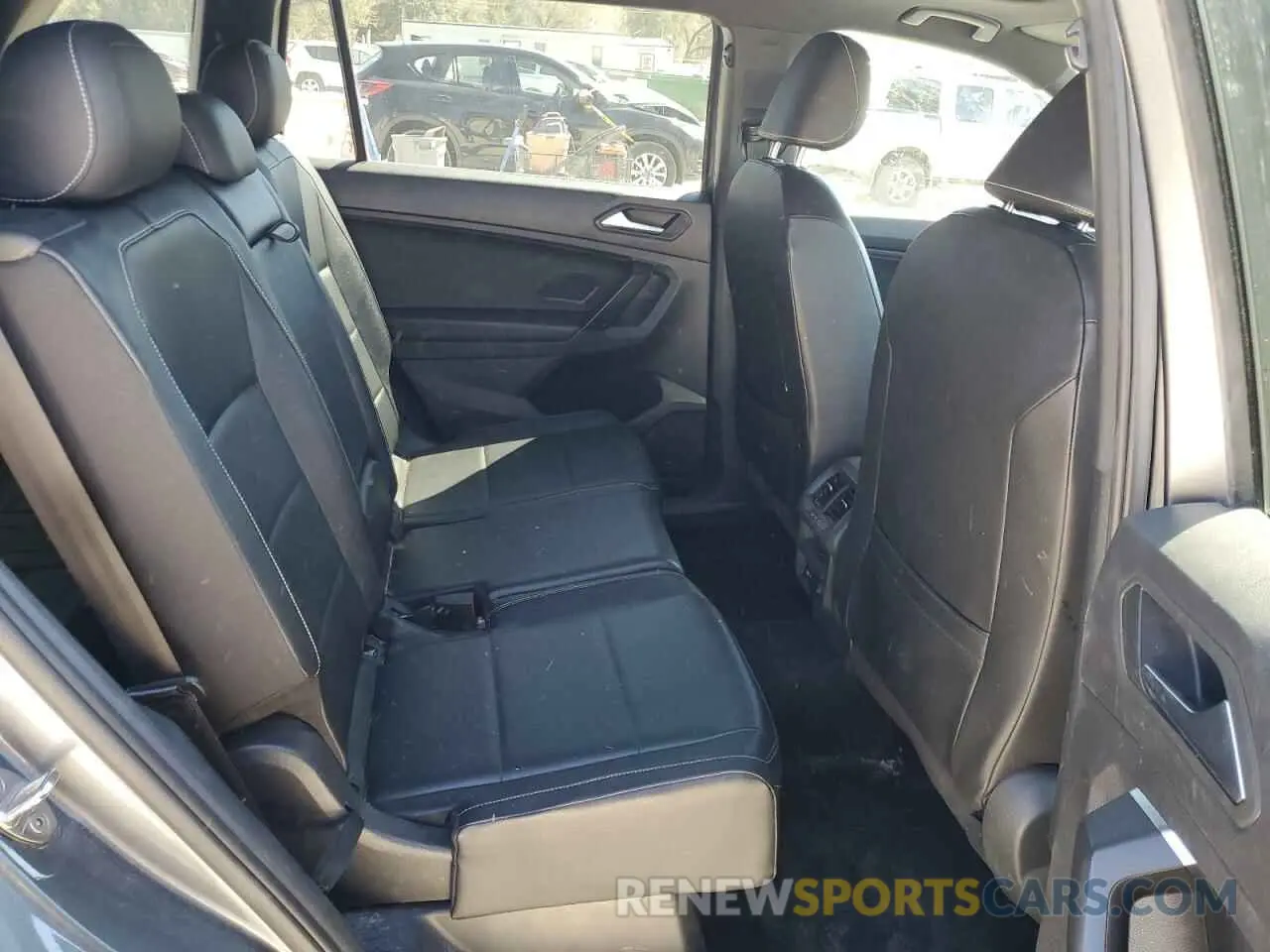 11 Photograph of a damaged car 3VV3B7AX9MM090023 VOLKSWAGEN TIGUAN 2021