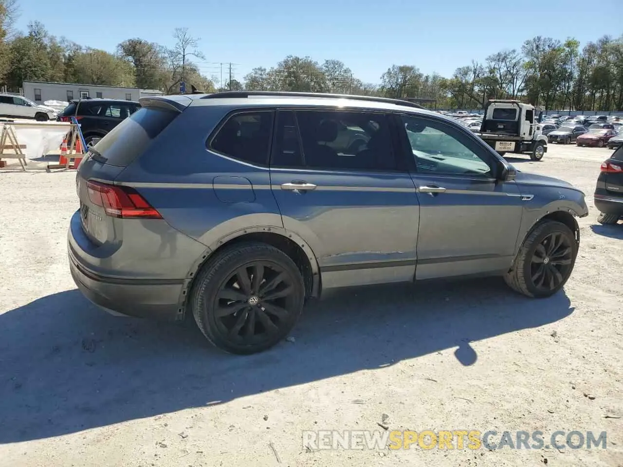 3 Photograph of a damaged car 3VV3B7AX9MM090023 VOLKSWAGEN TIGUAN 2021