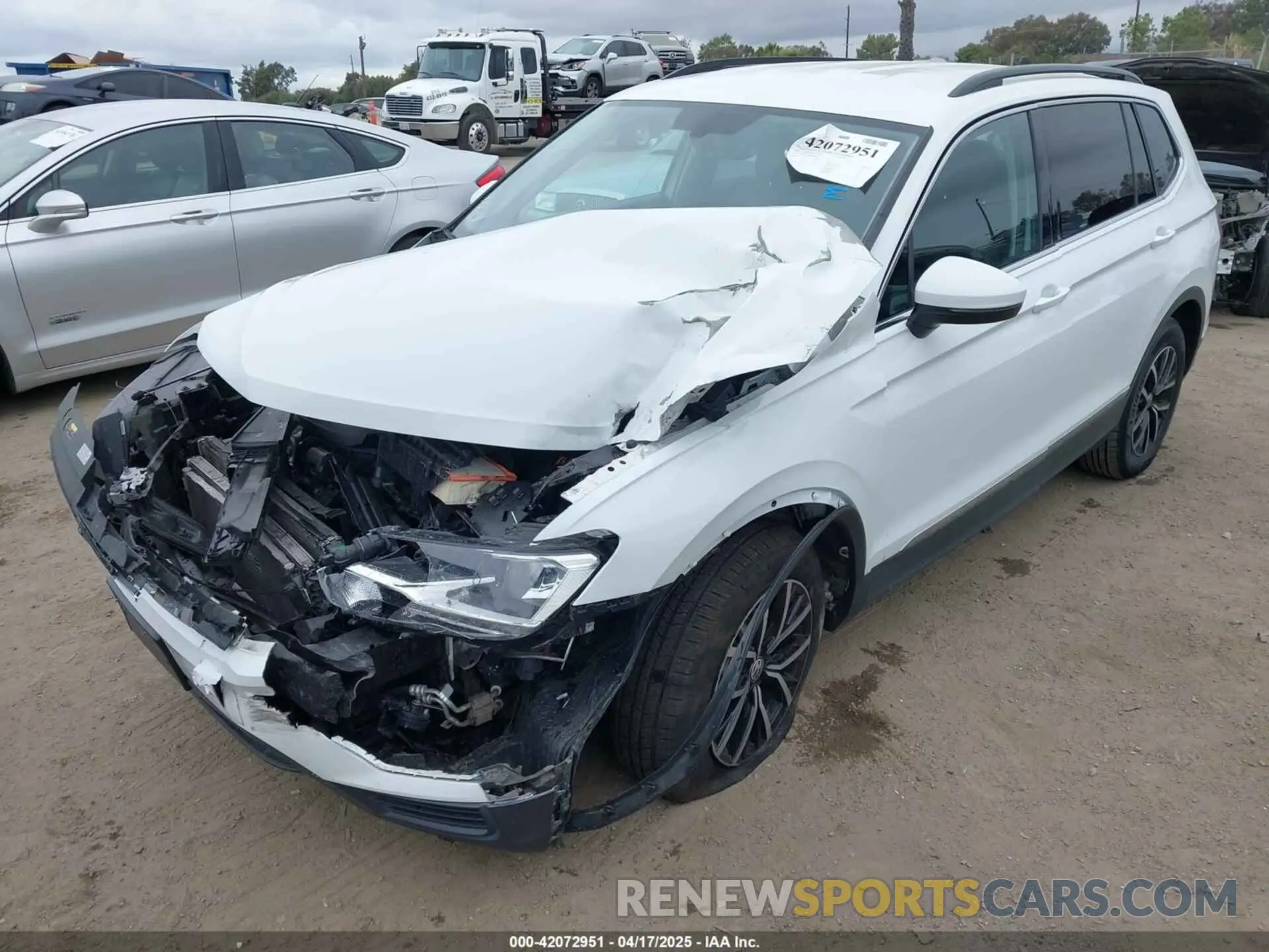 2 Photograph of a damaged car 3VV3B7AX9MM091043 VOLKSWAGEN TIGUAN 2021