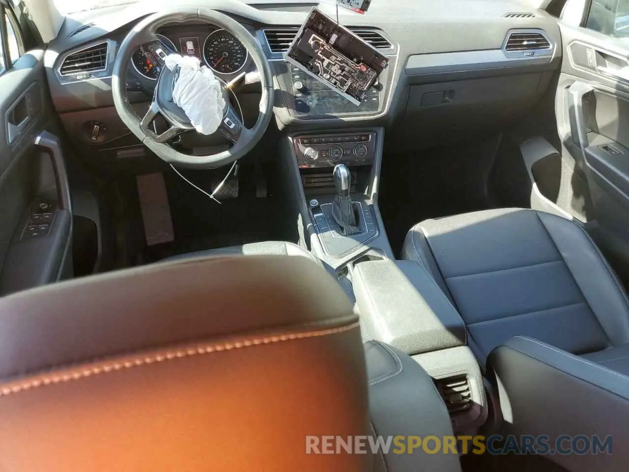 8 Photograph of a damaged car 3VV3B7AXXMM005822 VOLKSWAGEN TIGUAN 2021