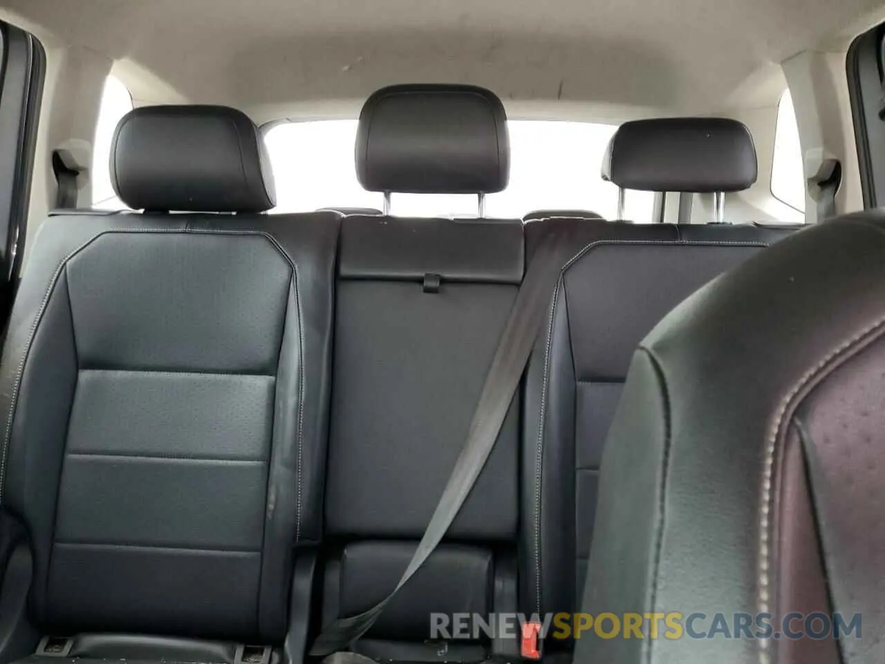 10 Photograph of a damaged car 3VV3B7AXXMM009210 VOLKSWAGEN TIGUAN 2021