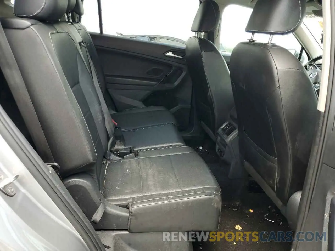 11 Photograph of a damaged car 3VV3B7AXXMM009210 VOLKSWAGEN TIGUAN 2021
