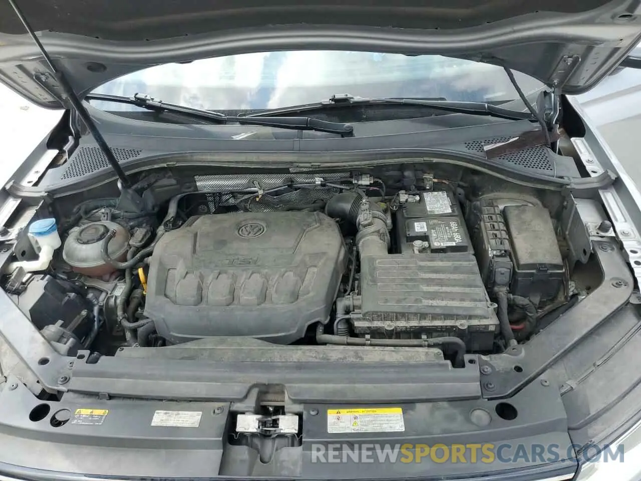 12 Photograph of a damaged car 3VV3B7AXXMM009210 VOLKSWAGEN TIGUAN 2021