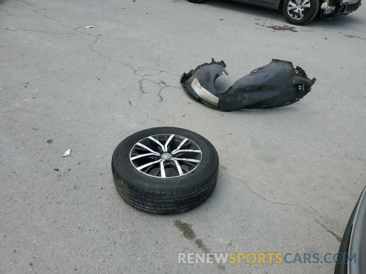 13 Photograph of a damaged car 3VV3B7AXXMM009210 VOLKSWAGEN TIGUAN 2021