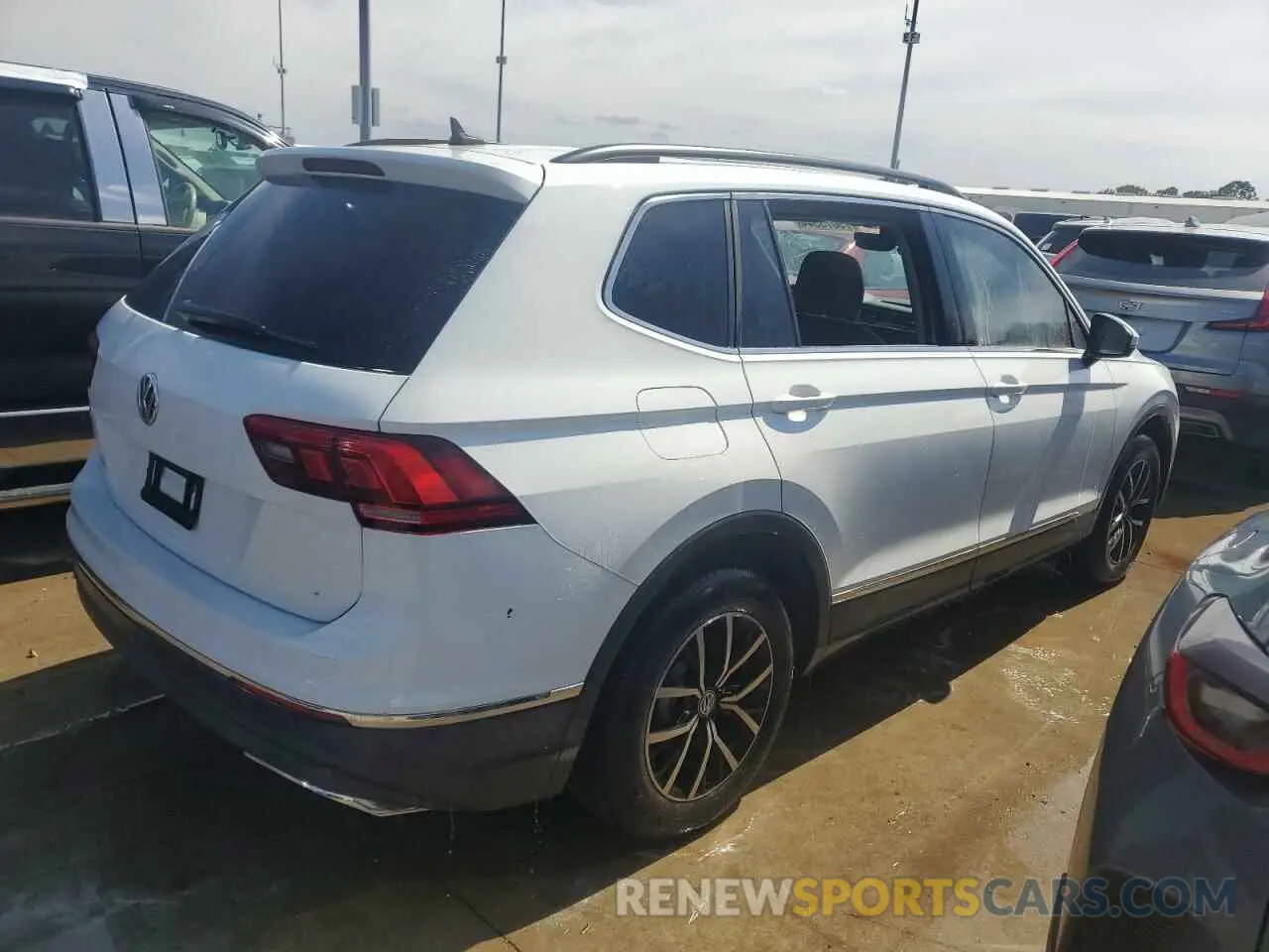 3 Photograph of a damaged car 3VV3B7AXXMM111588 VOLKSWAGEN TIGUAN 2021