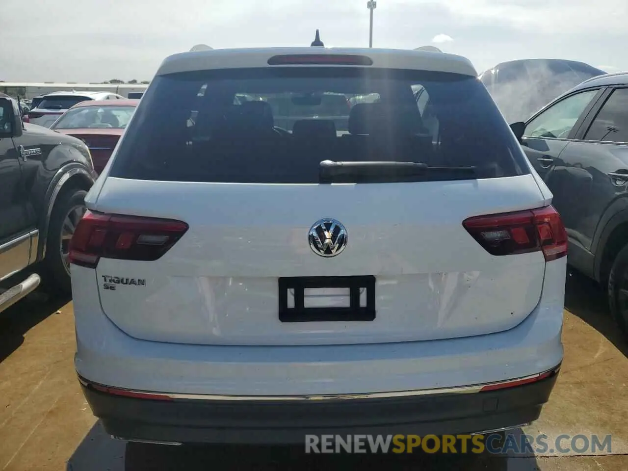 6 Photograph of a damaged car 3VV3B7AXXMM111588 VOLKSWAGEN TIGUAN 2021