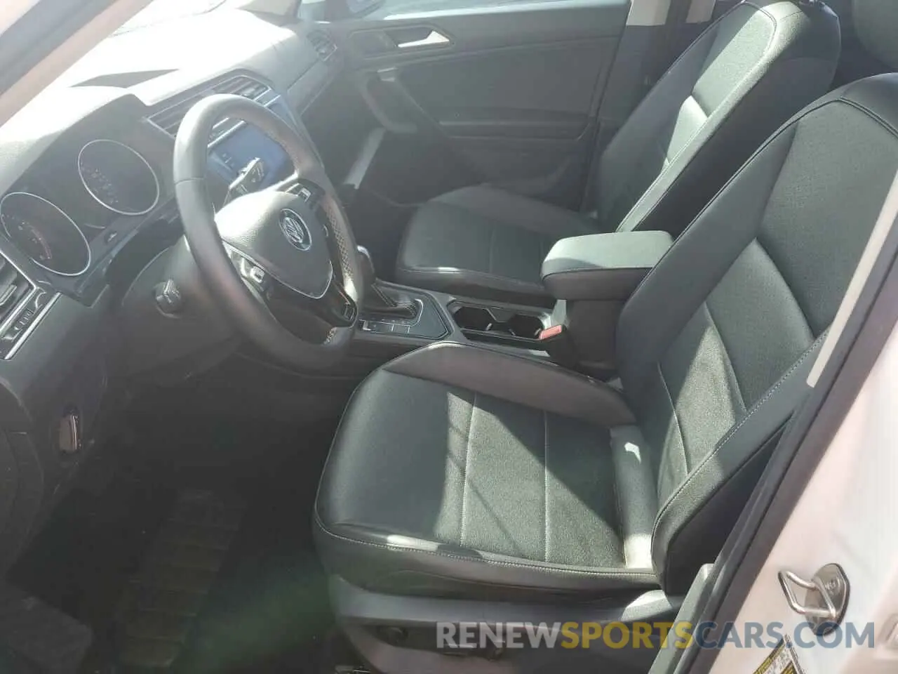 7 Photograph of a damaged car 3VV3B7AXXMM111588 VOLKSWAGEN TIGUAN 2021