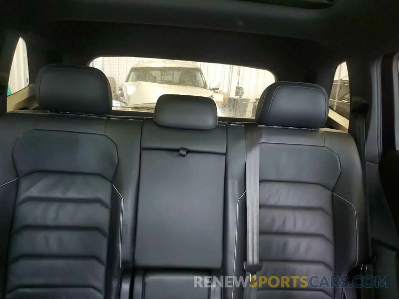 10 Photograph of a damaged car 3VV4B7AX1MM031584 VOLKSWAGEN TIGUAN 2021