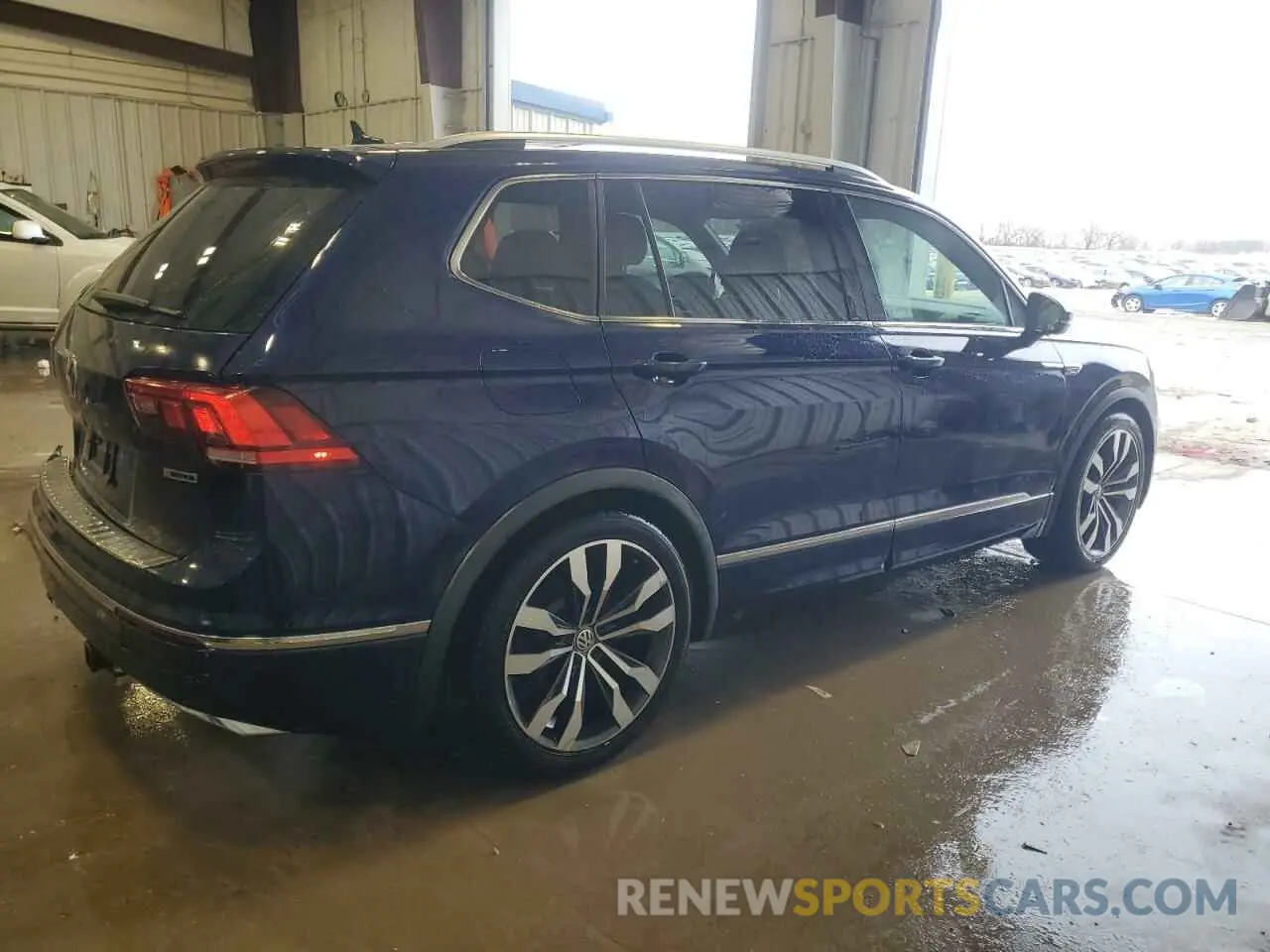3 Photograph of a damaged car 3VV4B7AX1MM031584 VOLKSWAGEN TIGUAN 2021