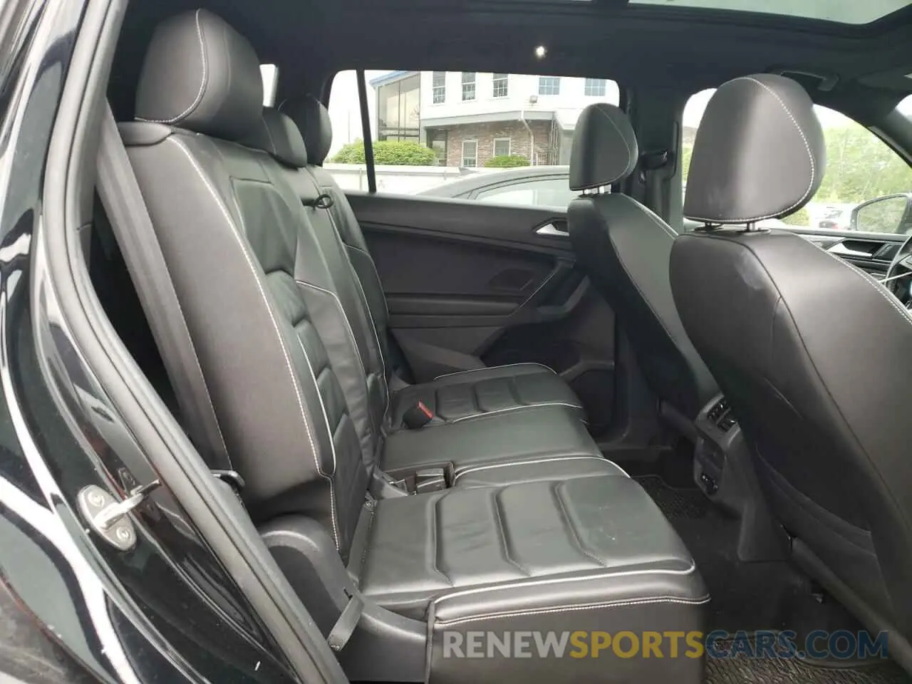 11 Photograph of a damaged car 3VV4B7AX2MM129930 VOLKSWAGEN TIGUAN 2021